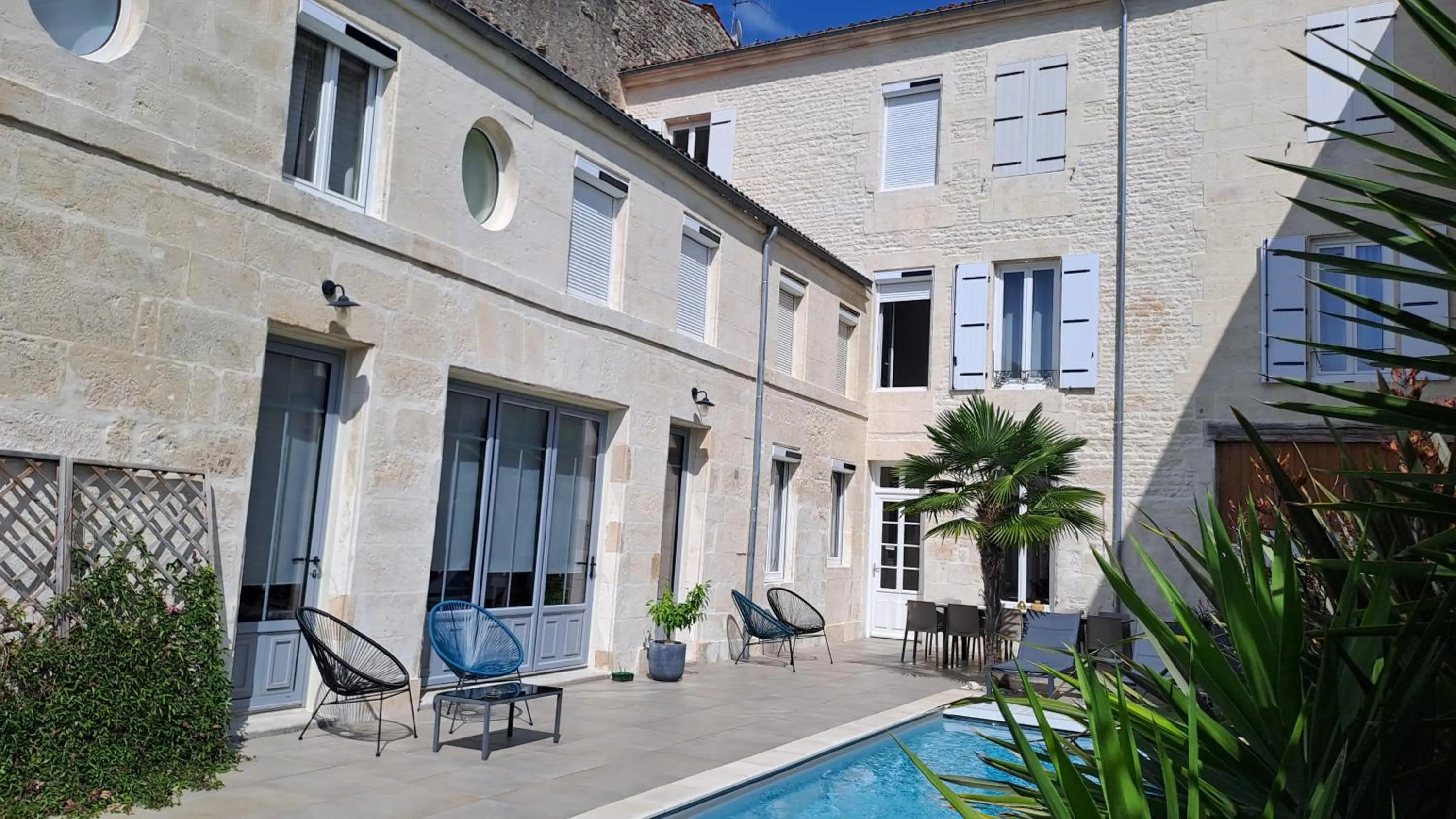 Property building in L'Angély - Chambres d'Hôtes