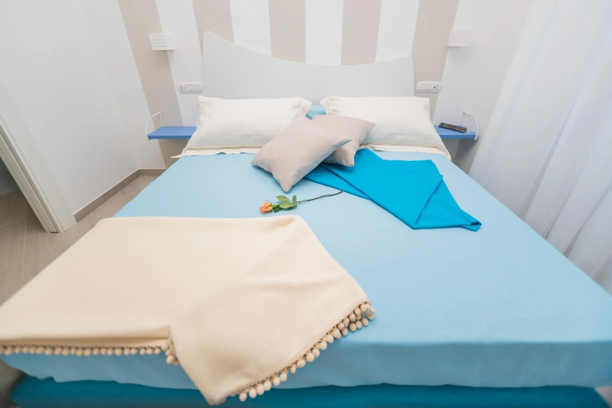 Bedroom, Bed in Chiaro di Luna