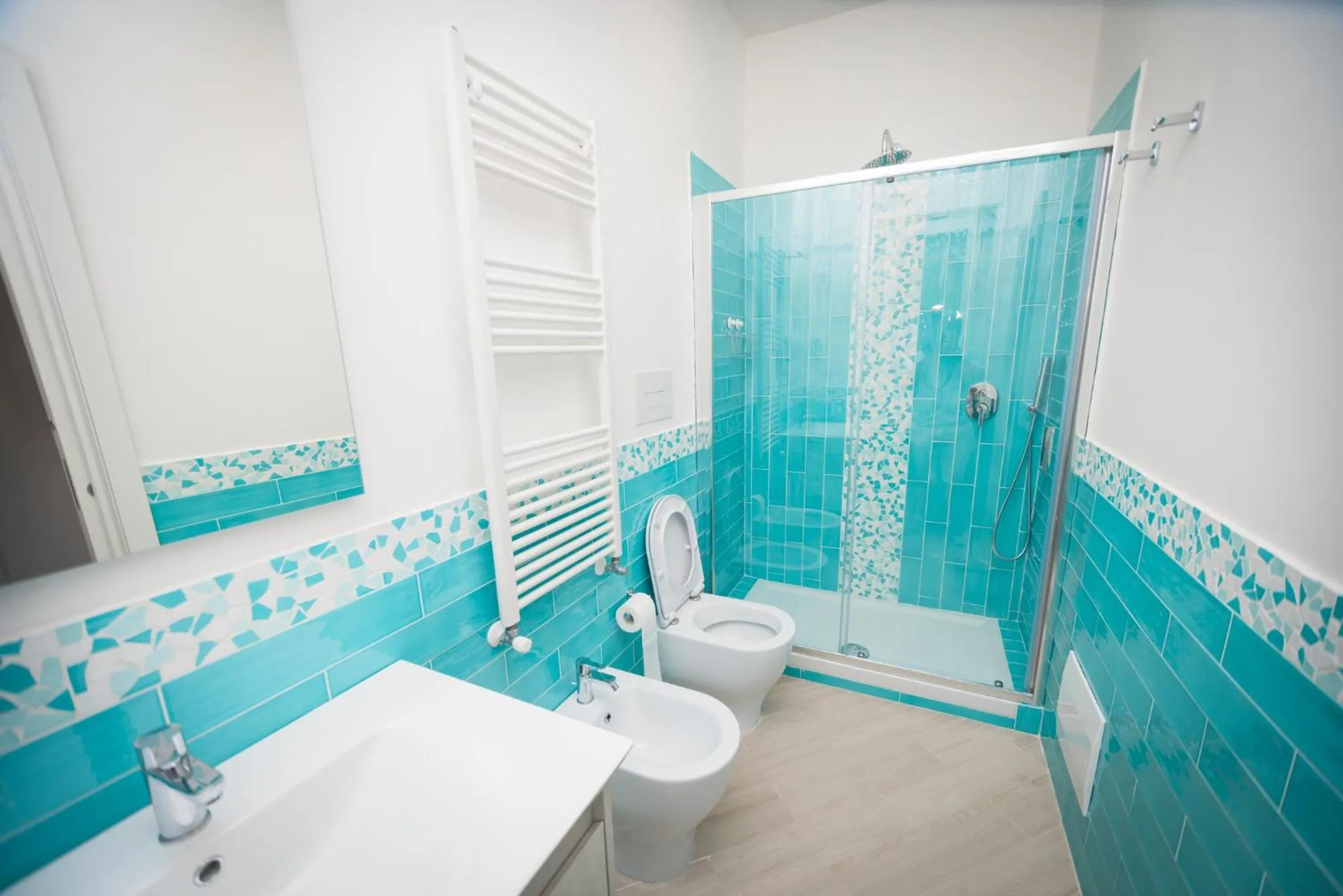 Bathroom in Chiaro di Luna