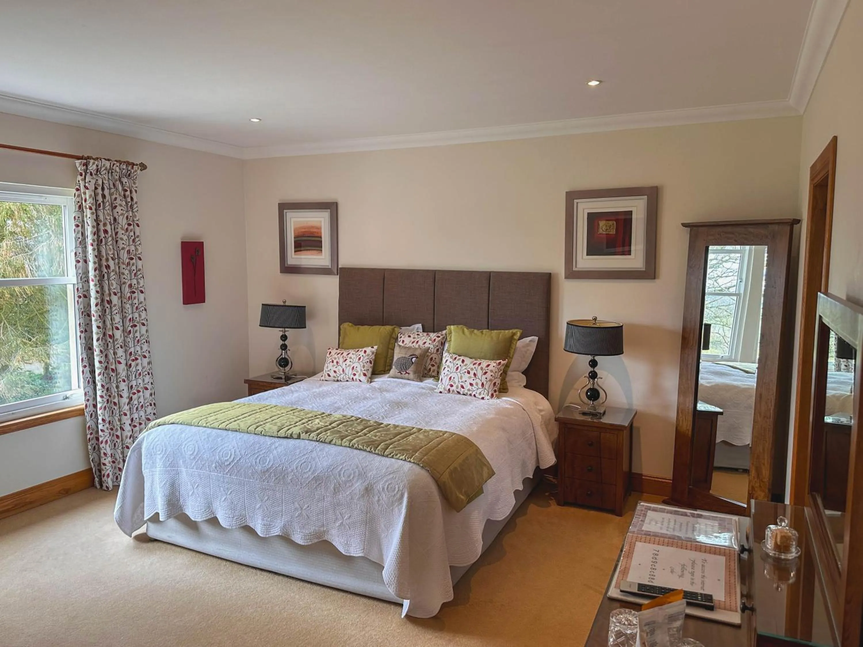 Bedroom, Bed in Arden Country House