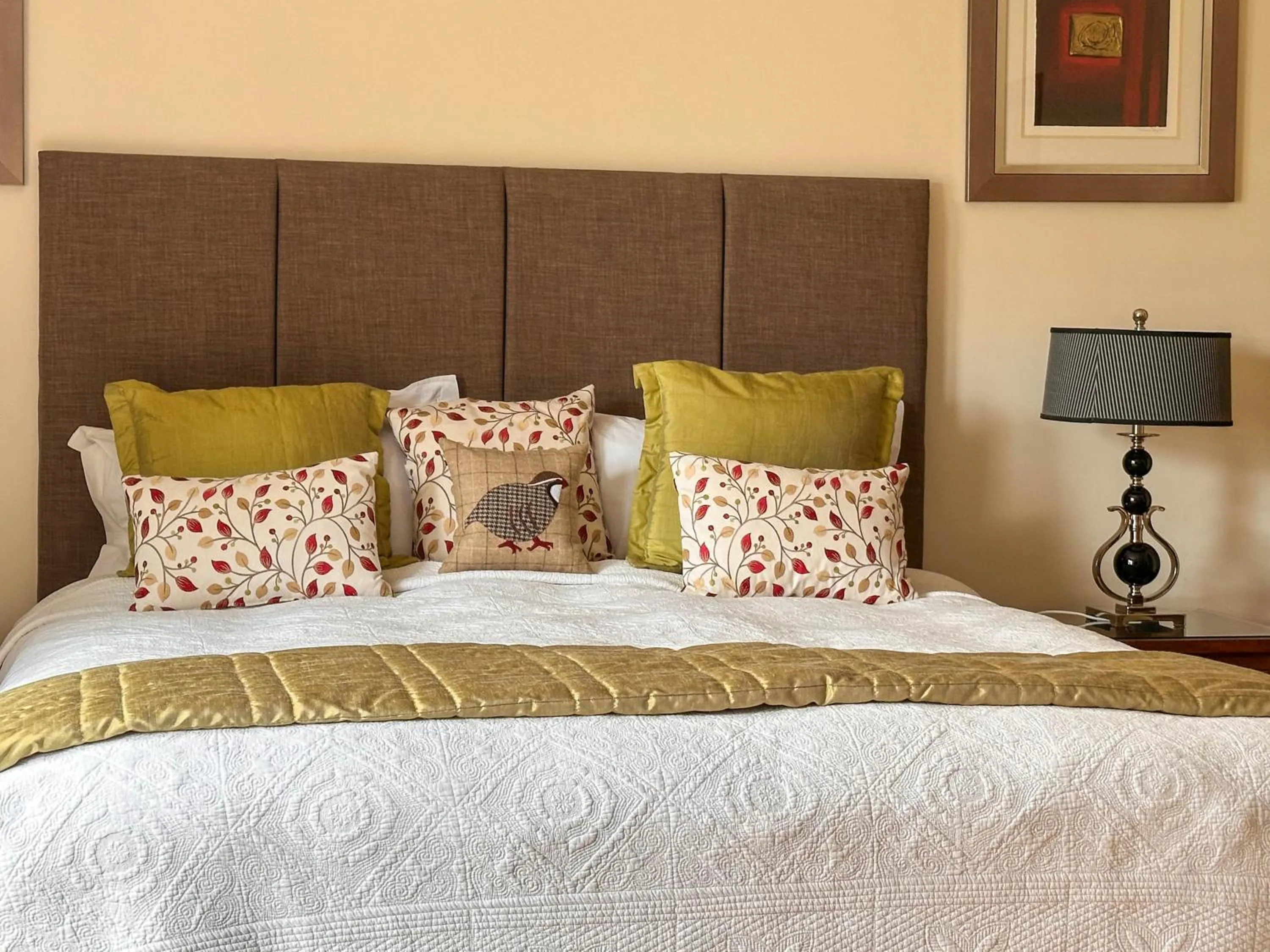 Bedroom, Bed in Arden Country House