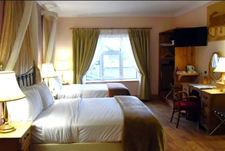 Guests, Bed in The Old Bank Bruff Family Town House