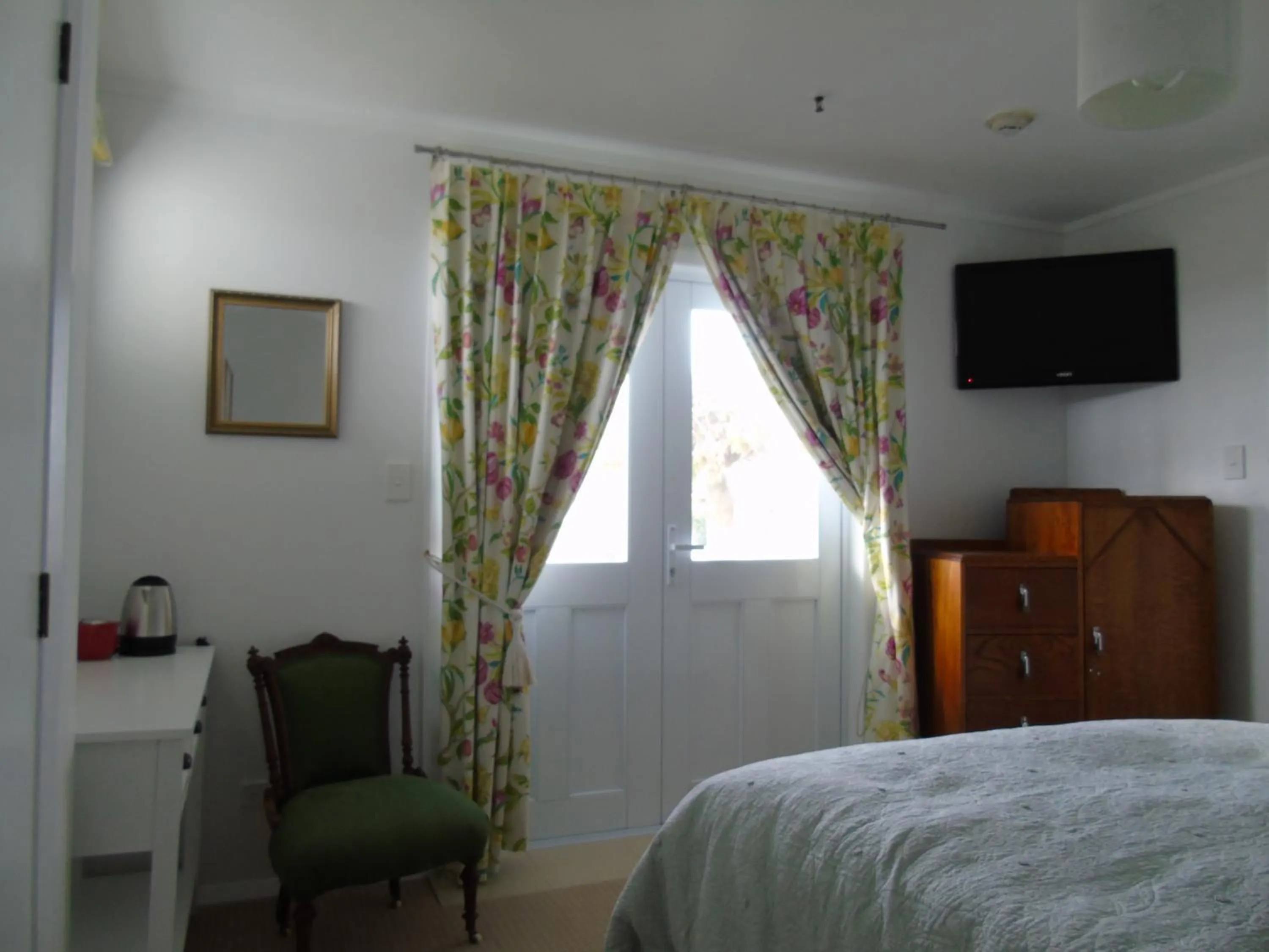 Bedroom, Bed in Fossil Coast B&B