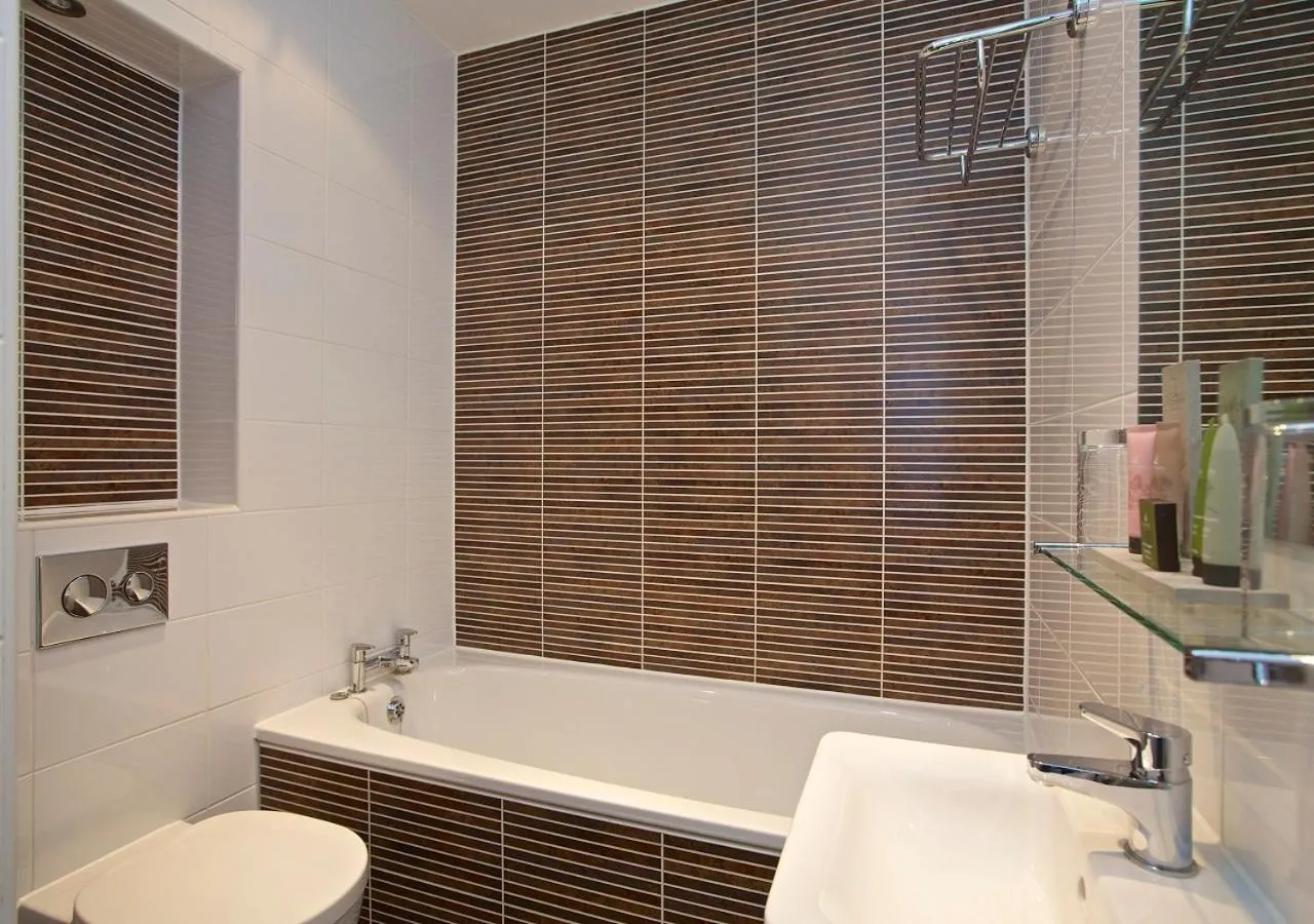 Bathroom in Dartington Hall