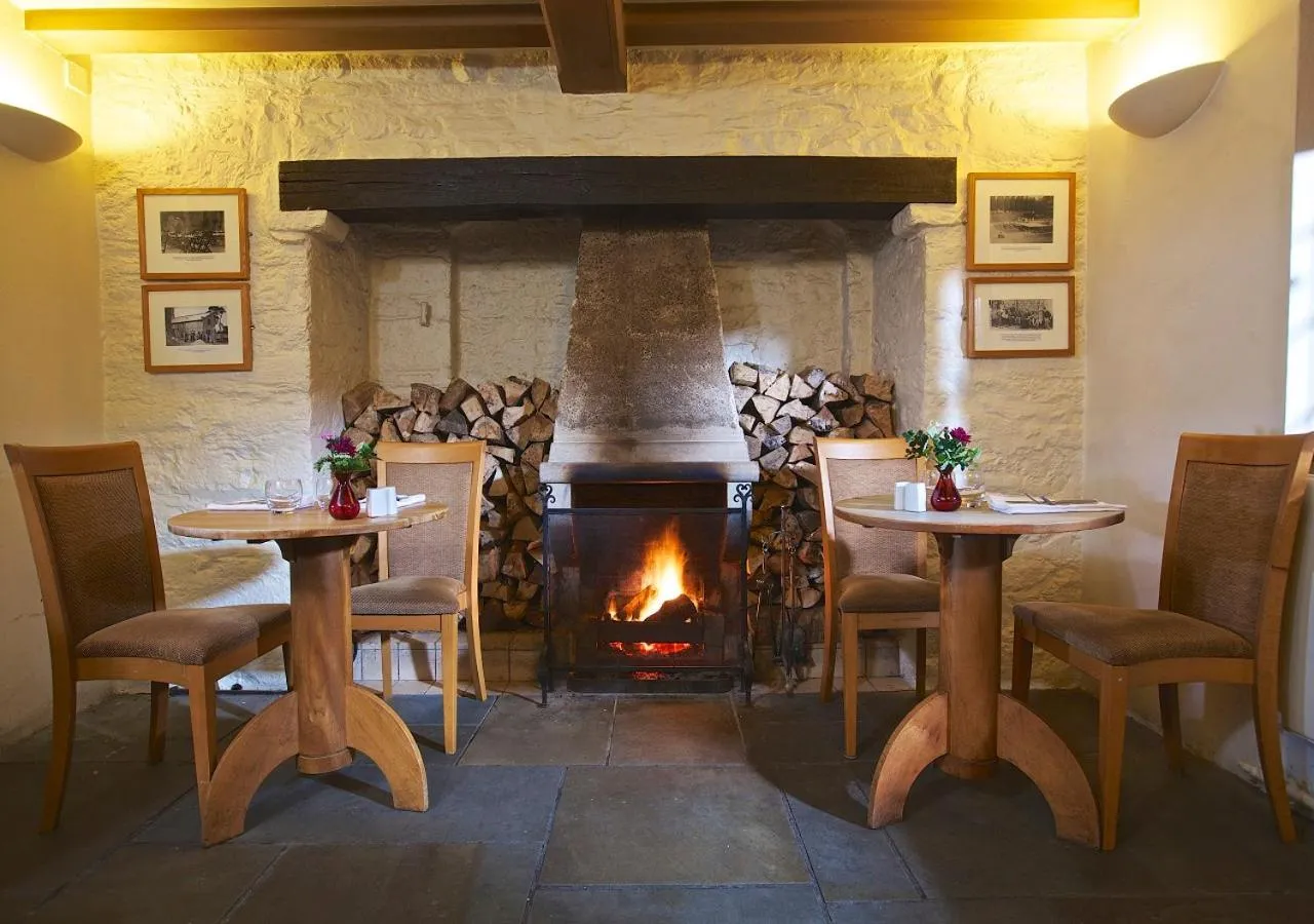 Restaurant/places to eat in Dartington Hall