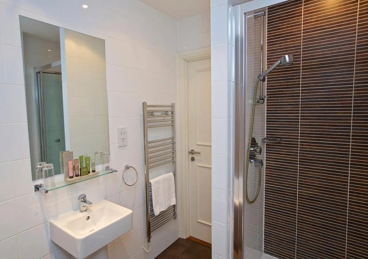 Shower in Dartington Hall