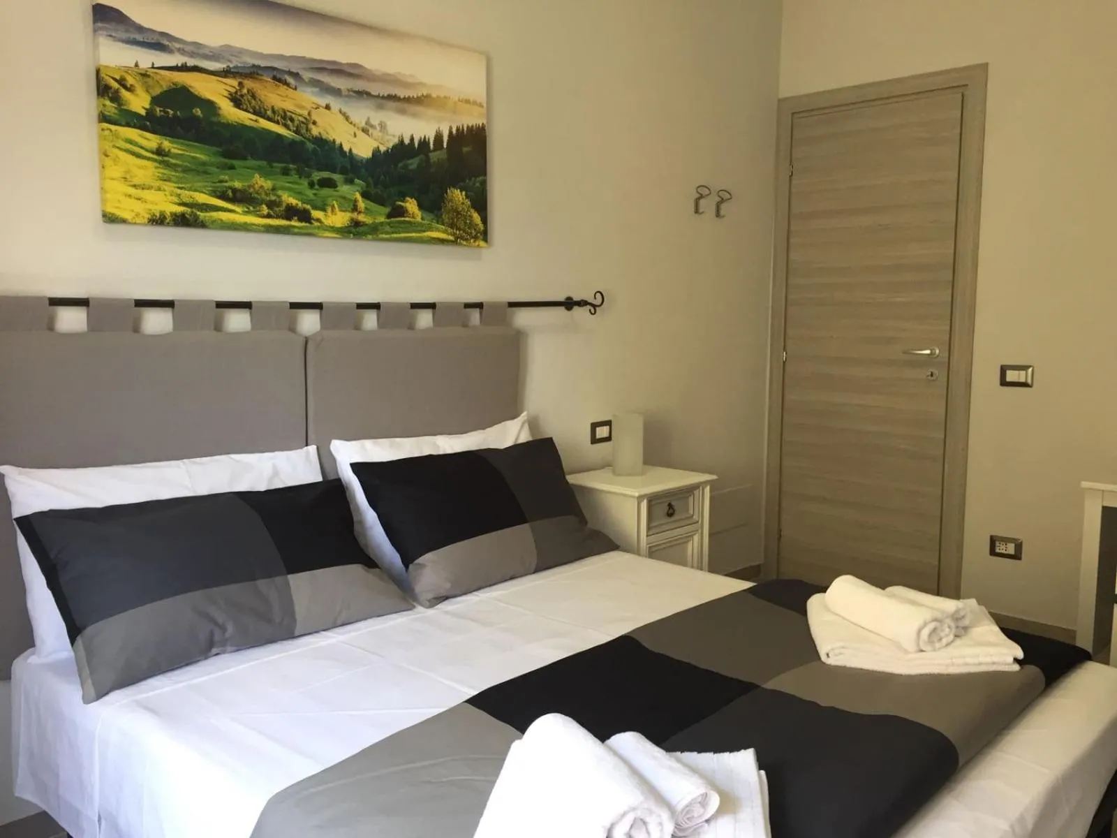 Double Room with Private Bathroom - single occupancy in Cris&Giuli House