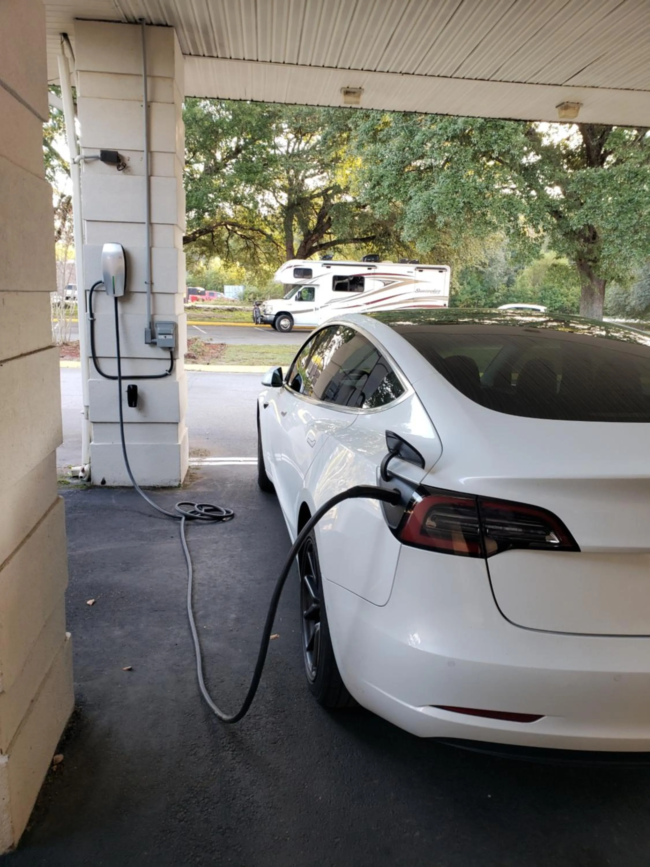 Parking in Best Western Point South