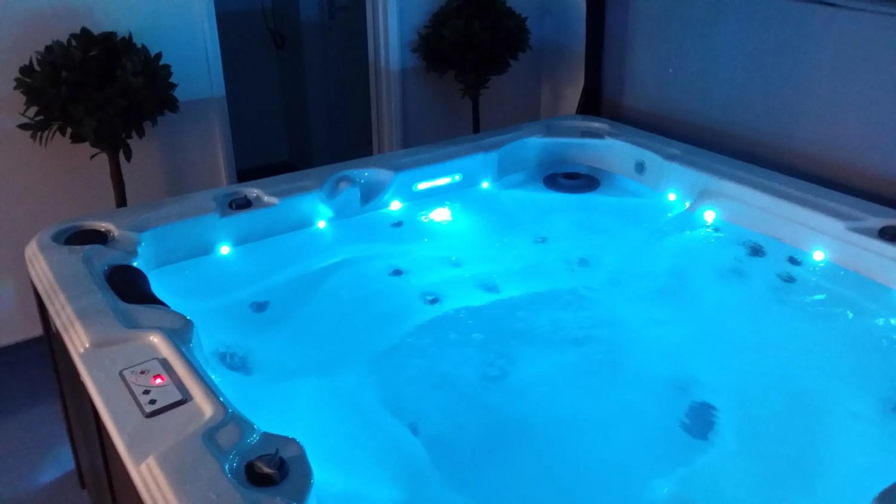 Hot Tub in The West Country Inn