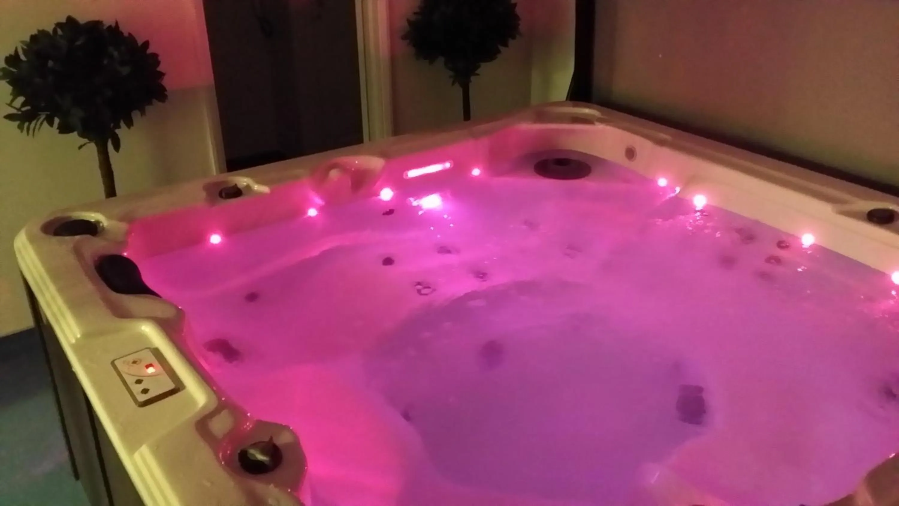 Hot Tub in The West Country Inn