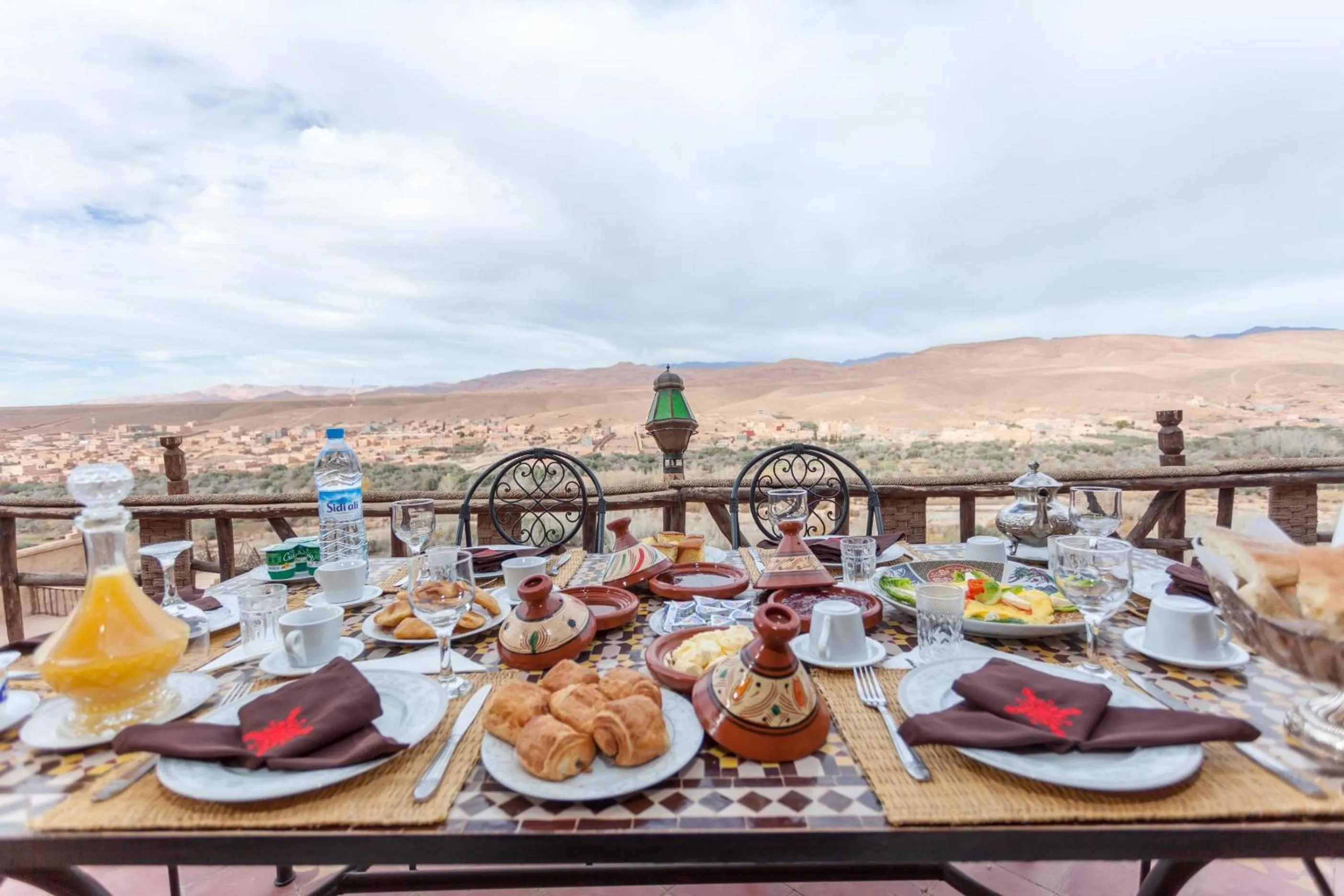 Breakfast in Kasbah Tizzarouine