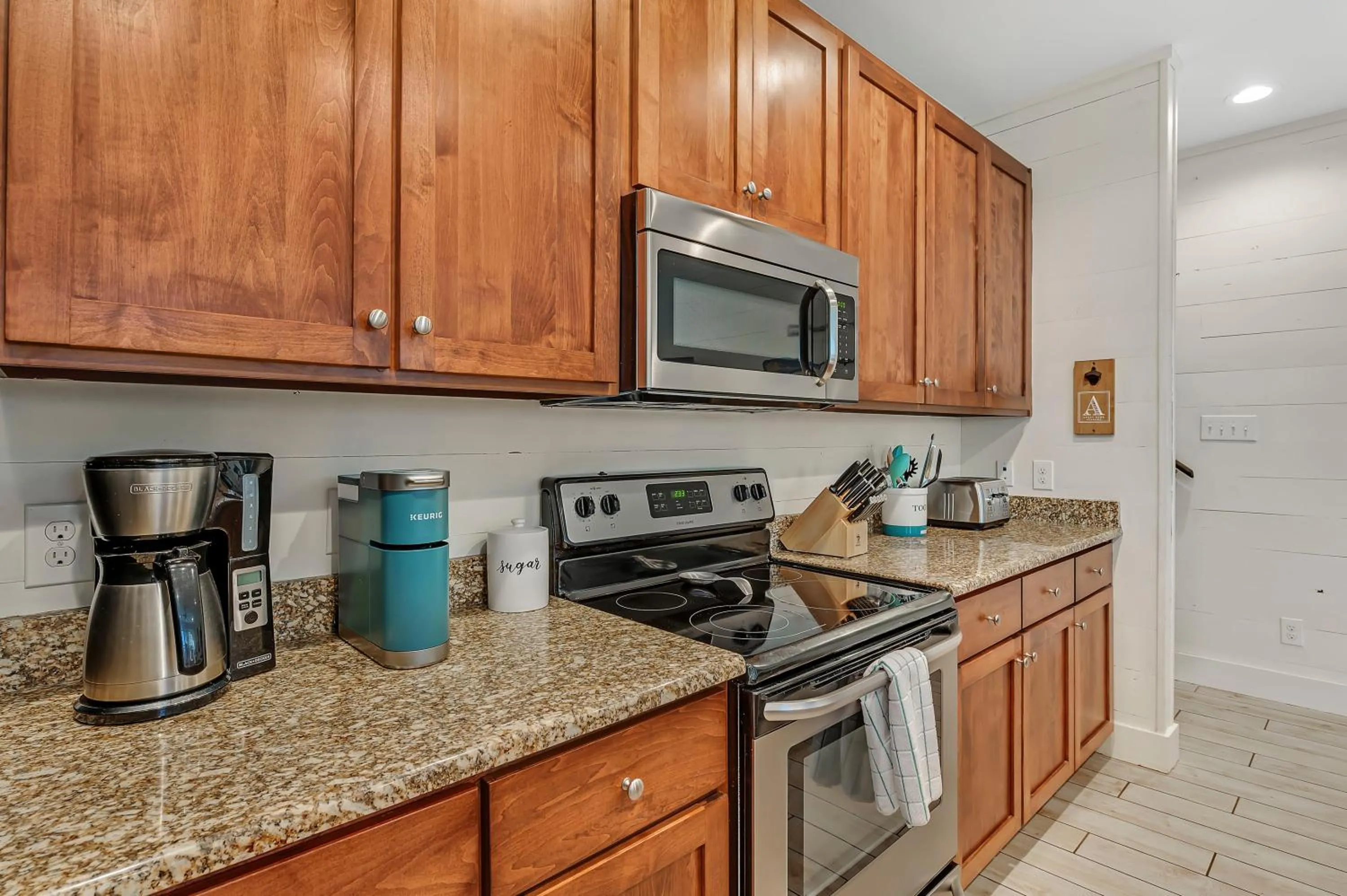 Coffee/tea facilities in TRUE BLUE-Coastal cottage-3 min walk to beach! POOL!