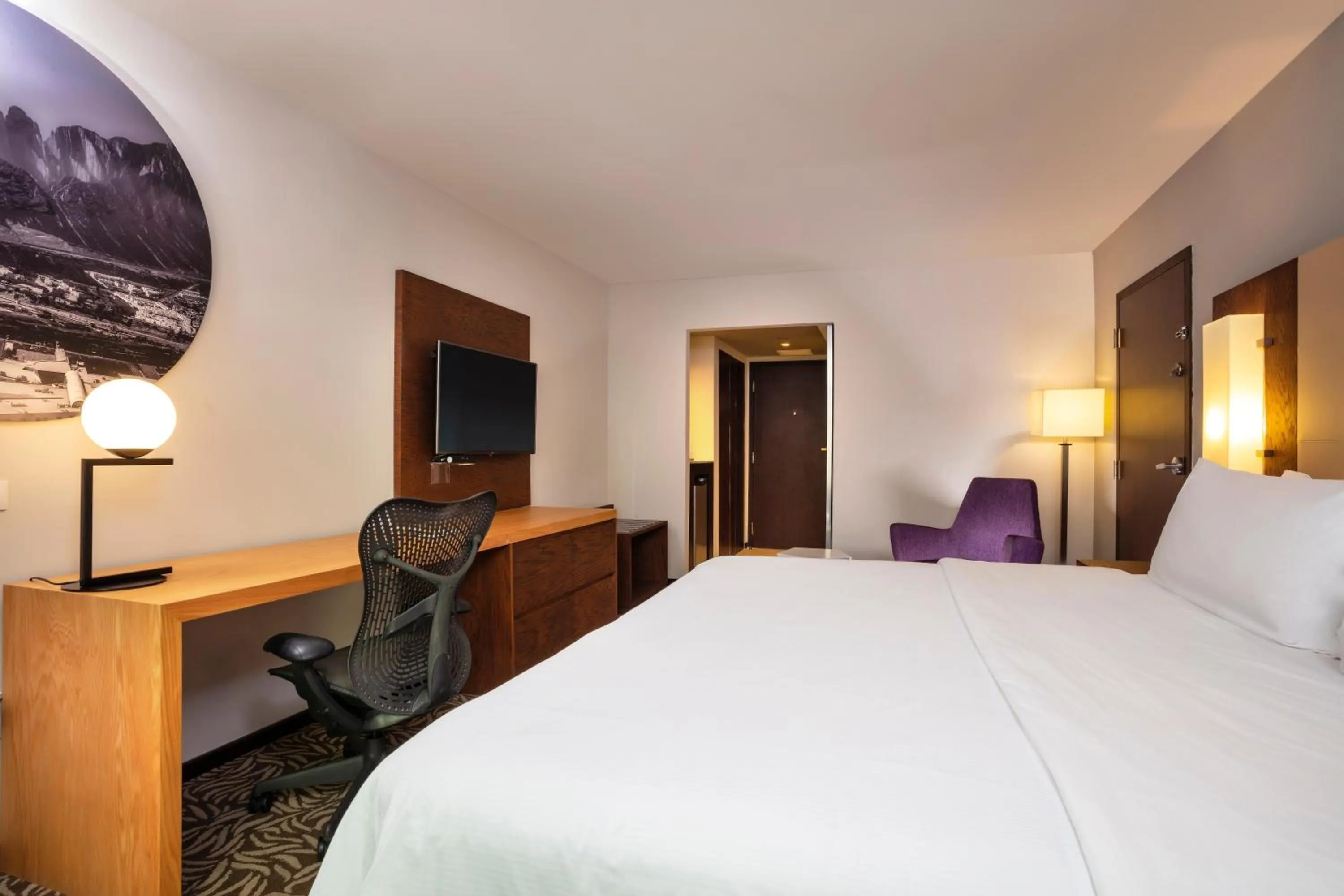 Photo of the whole room, Bed in Krystal Urban Monterrey San Jeronimo