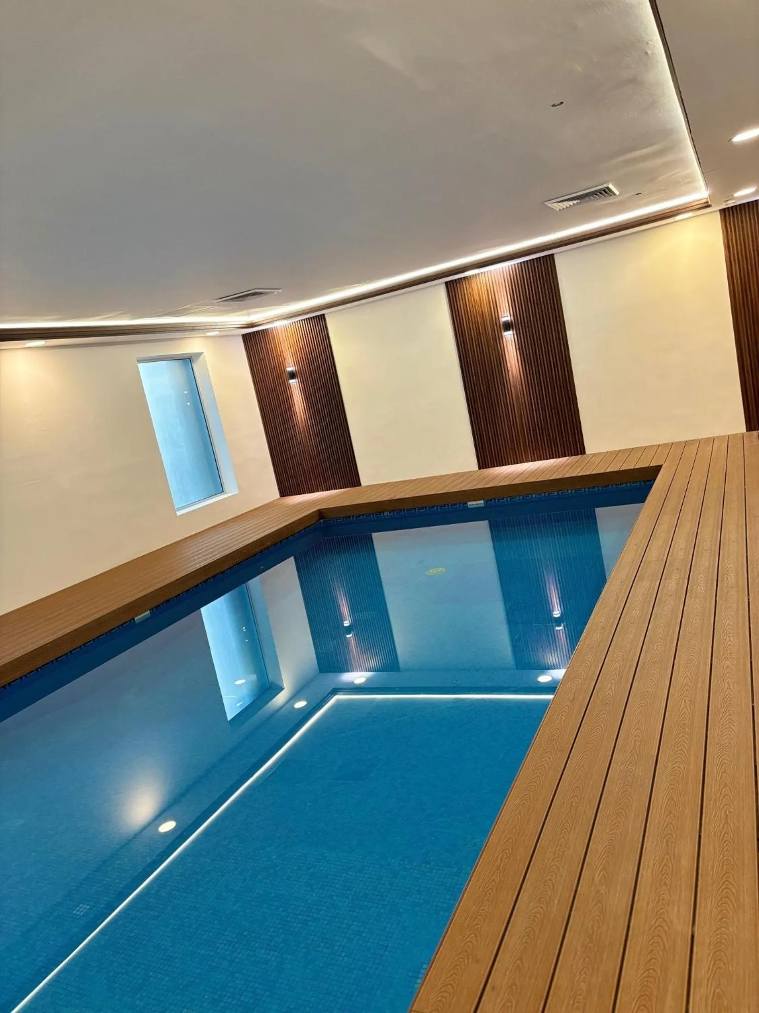 Swimming pool in Krystal Urban Monterrey San Jeronimo