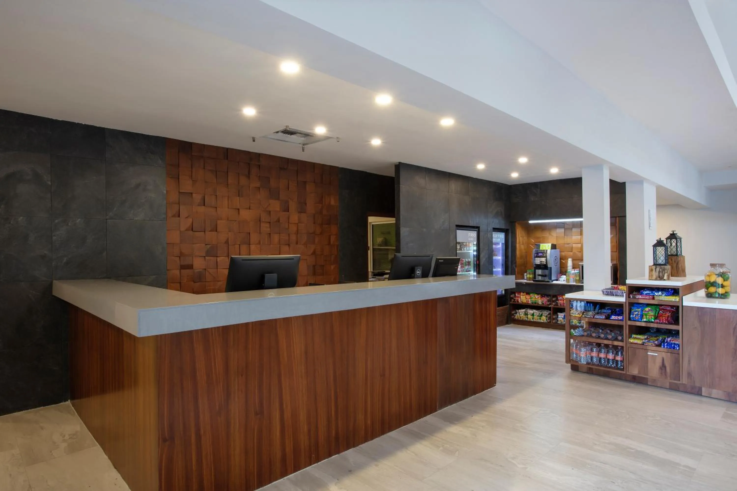 Lobby or reception in Krystal Urban Monterrey San Jeronimo