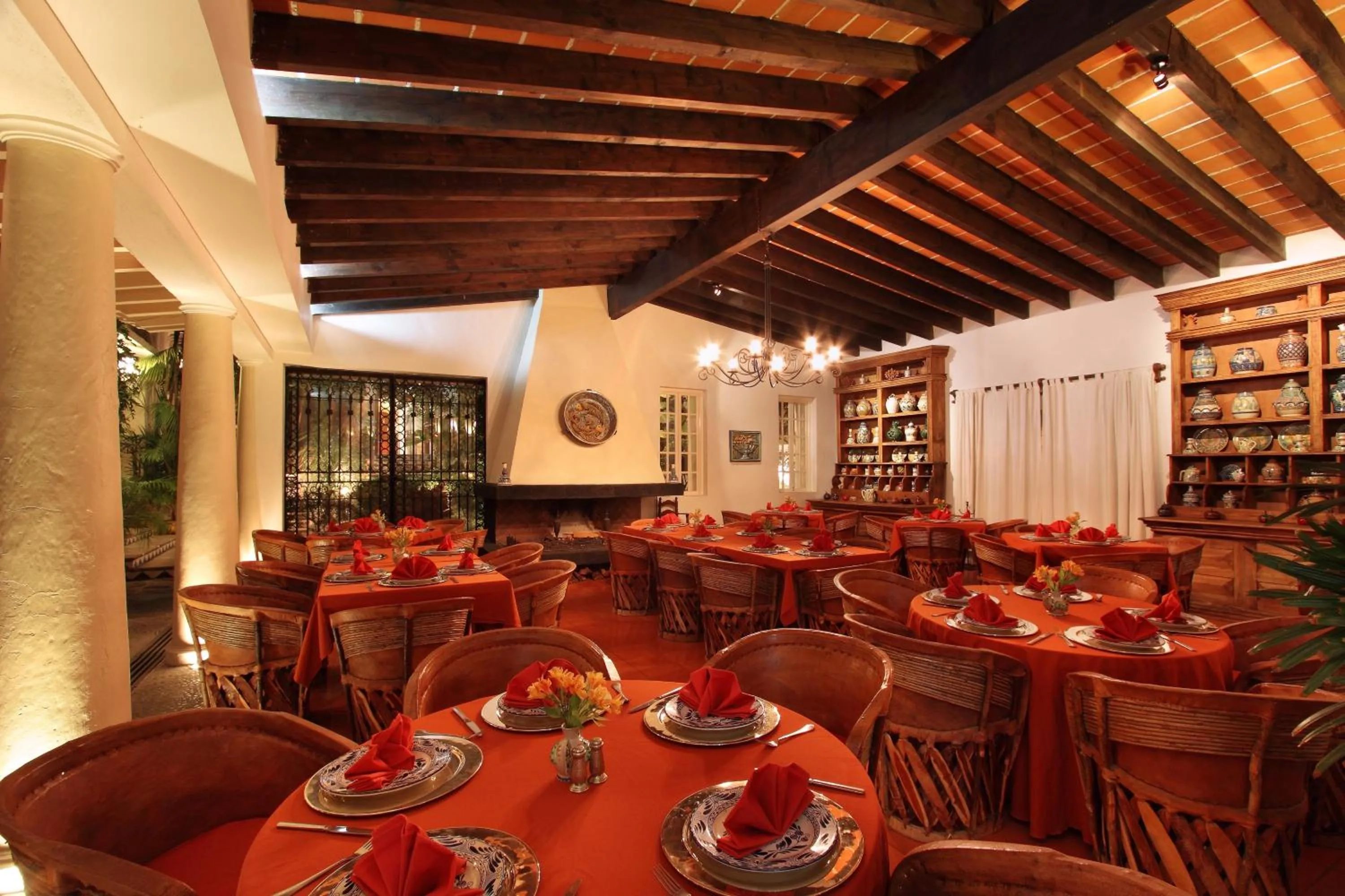 Restaurant/places to eat in Hotel Boutique La Casa Azul
