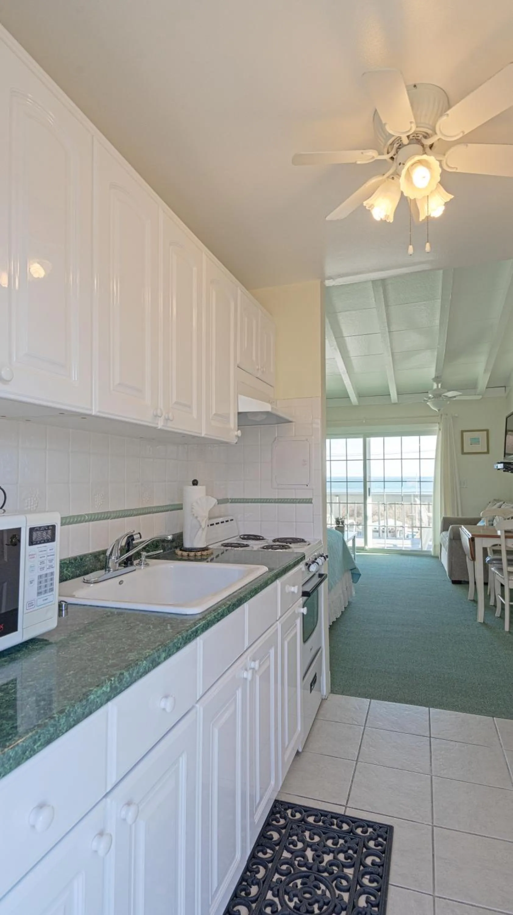 Kitchen or kitchenette in Beach Plum Resort