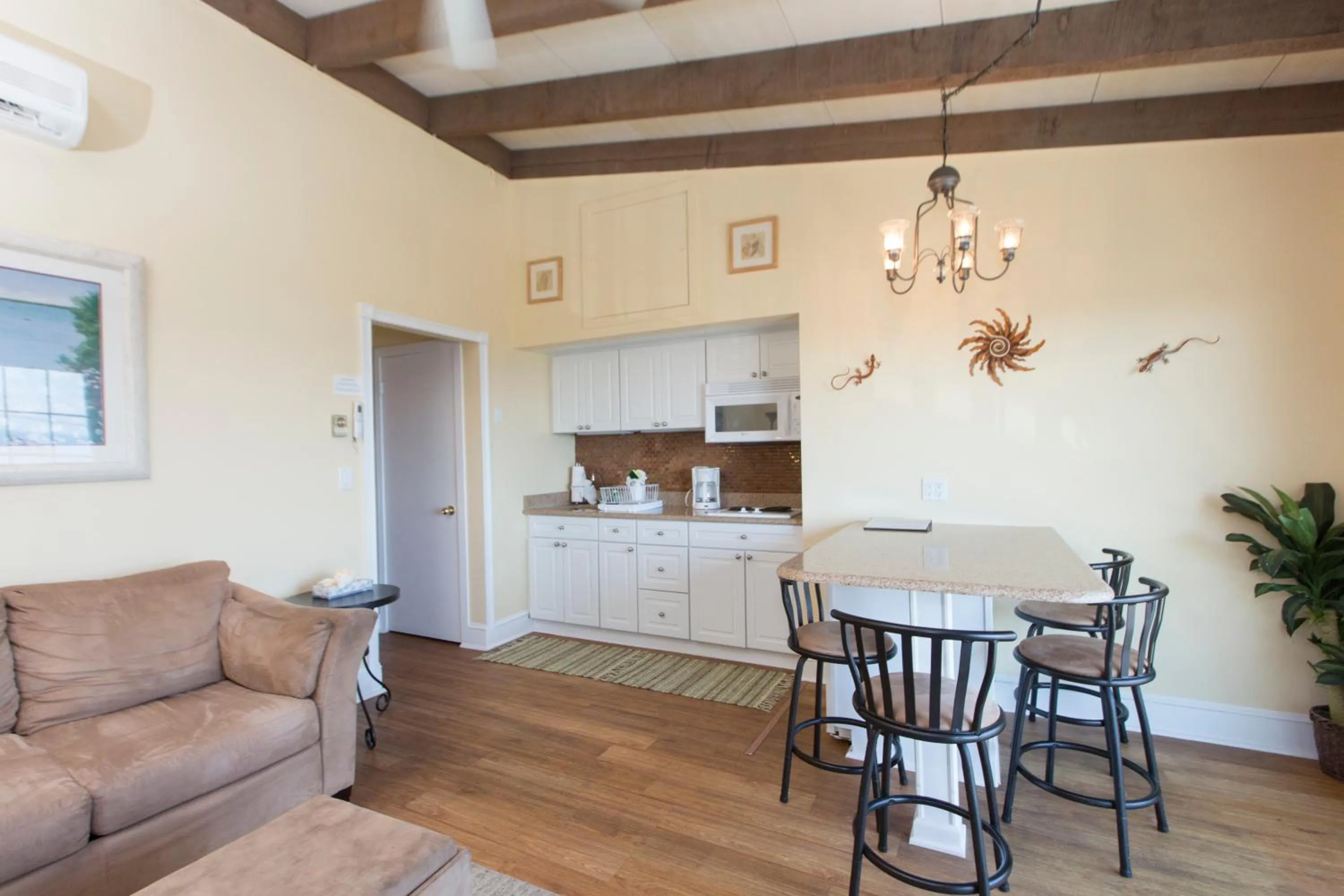 Kitchen or kitchenette in Beach Plum Resort