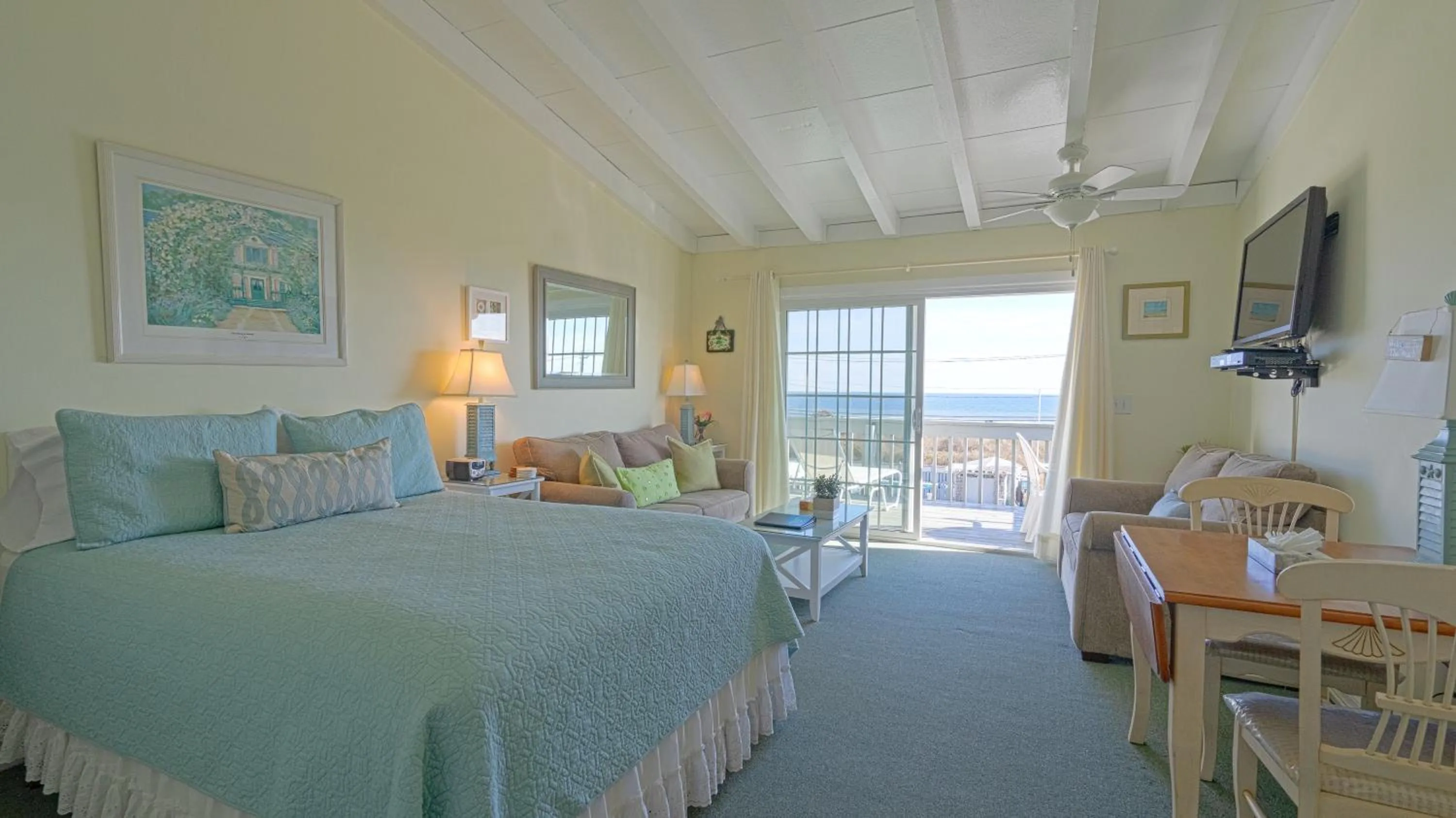 Photo of the whole room, Bed in Beach Plum Resort