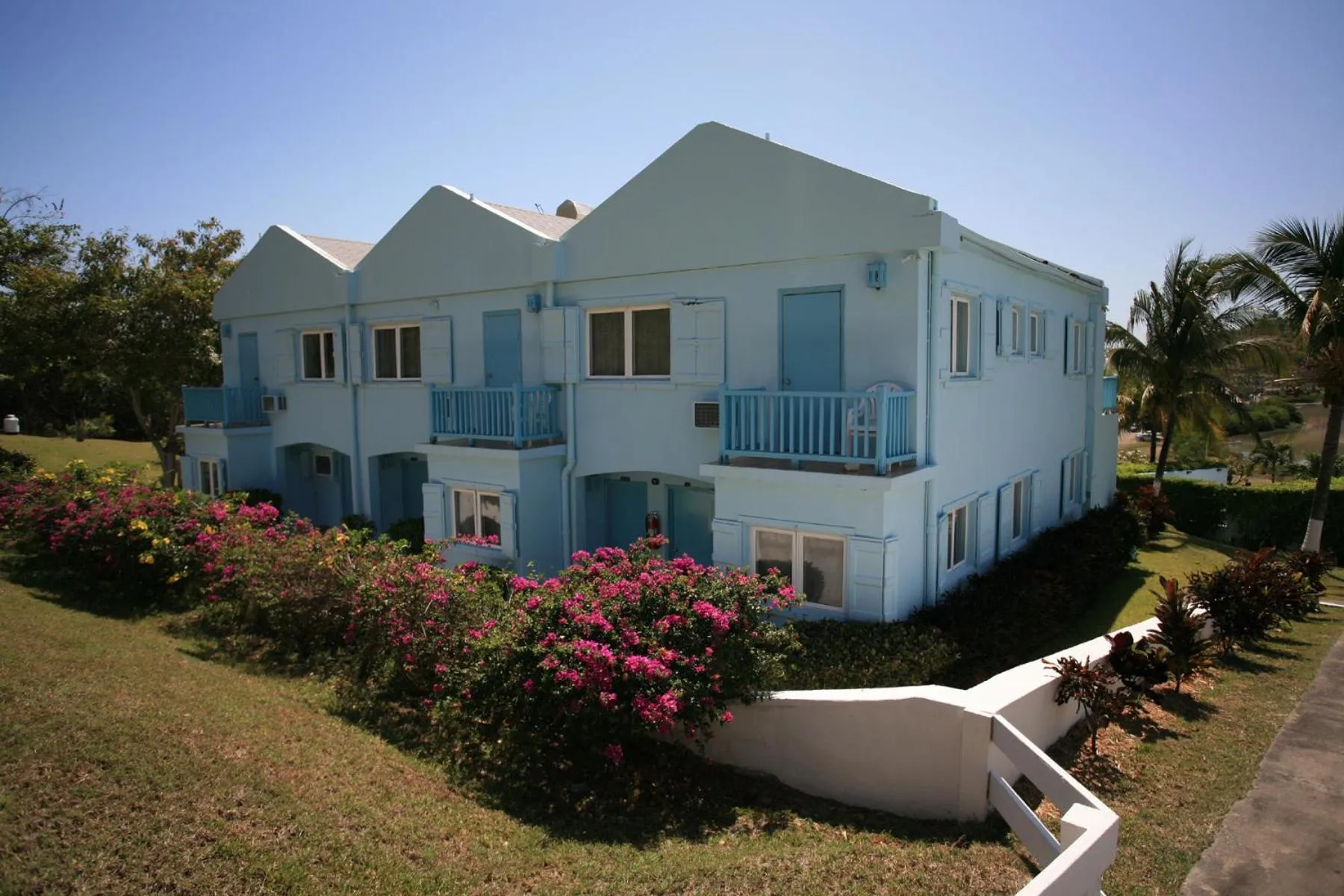 Facade/entrance in Timothy Beach Resort