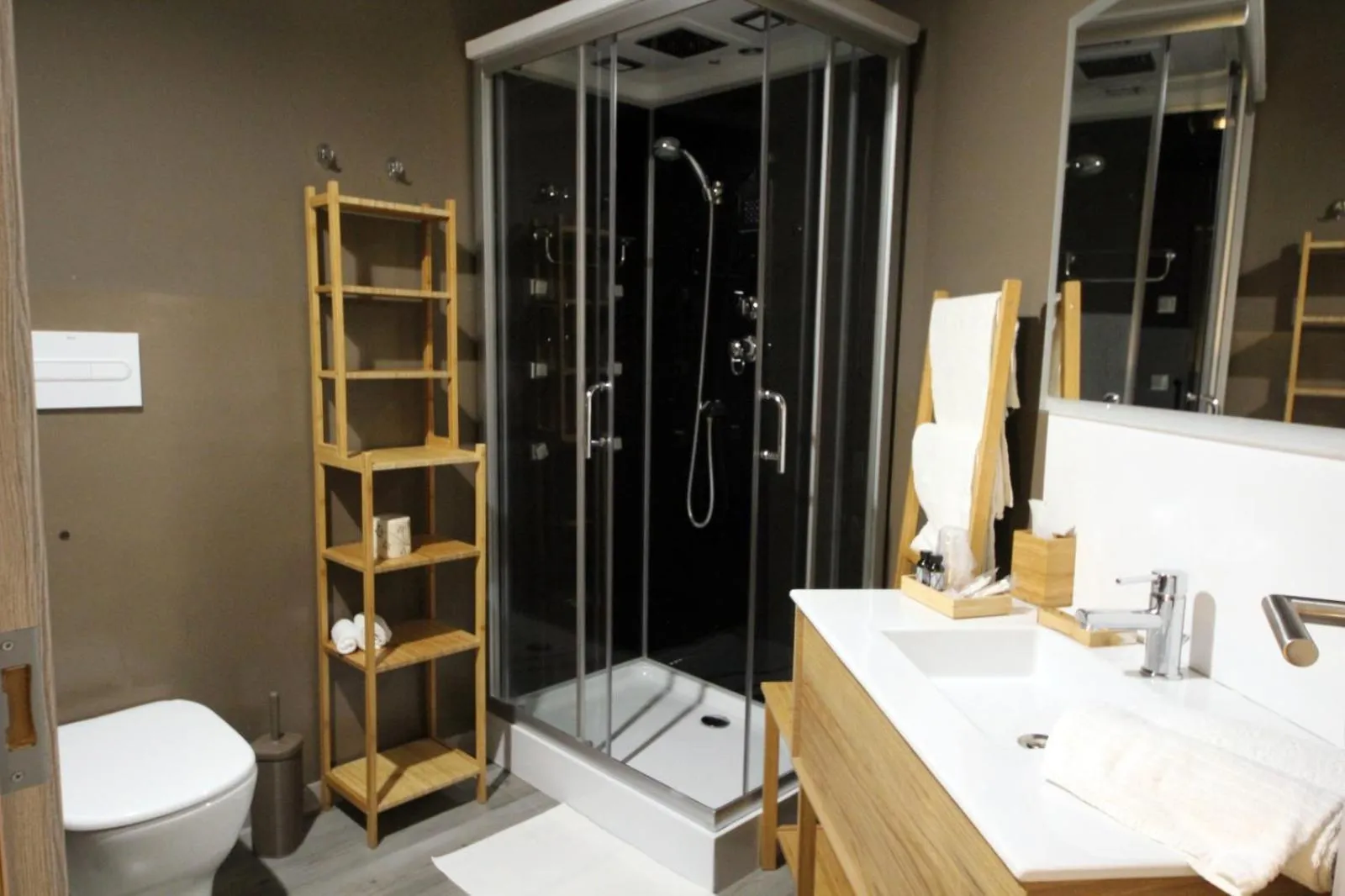 Shower in Dimora Nettare