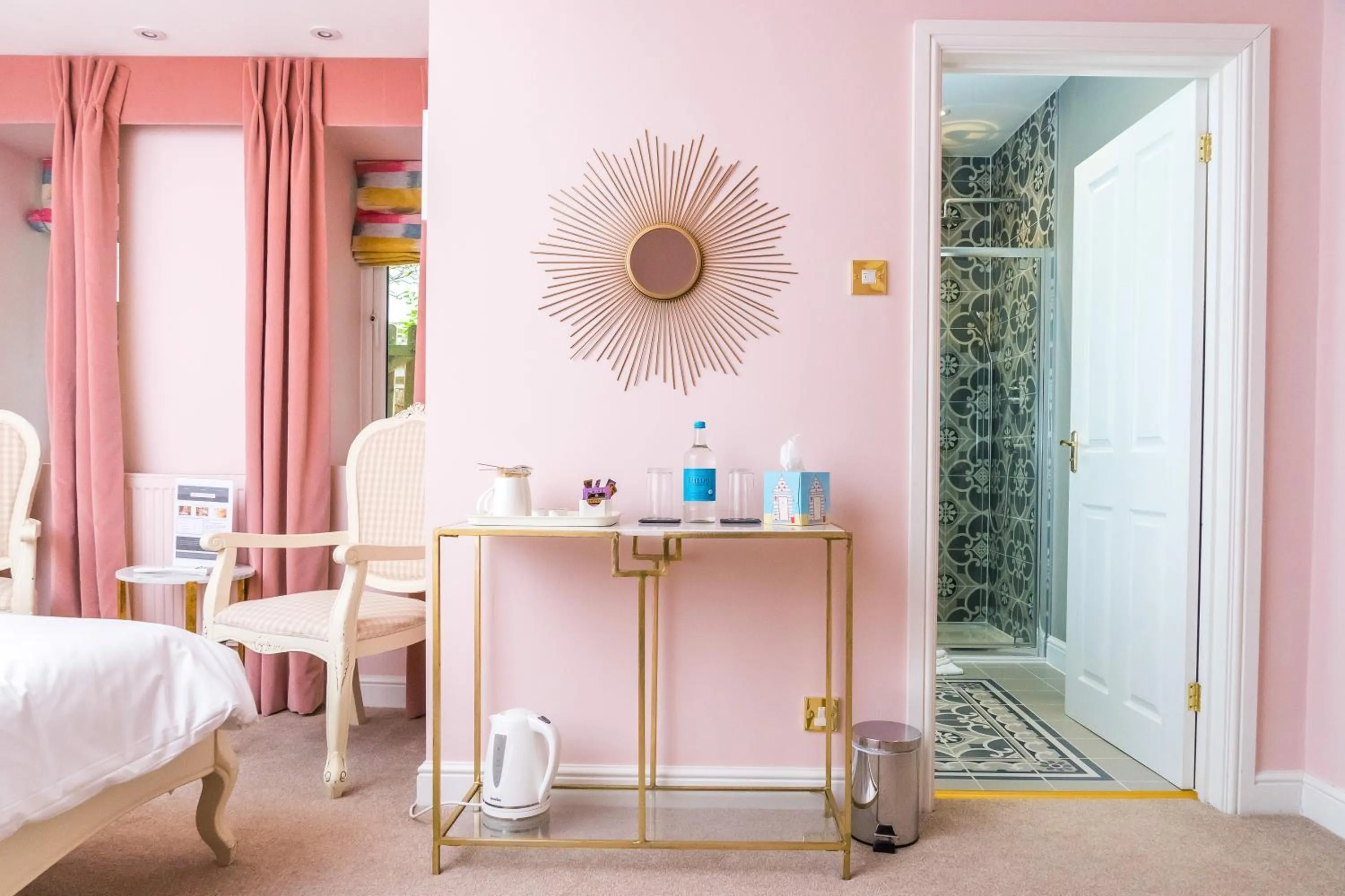 Bathroom, Bed in Oldfields House