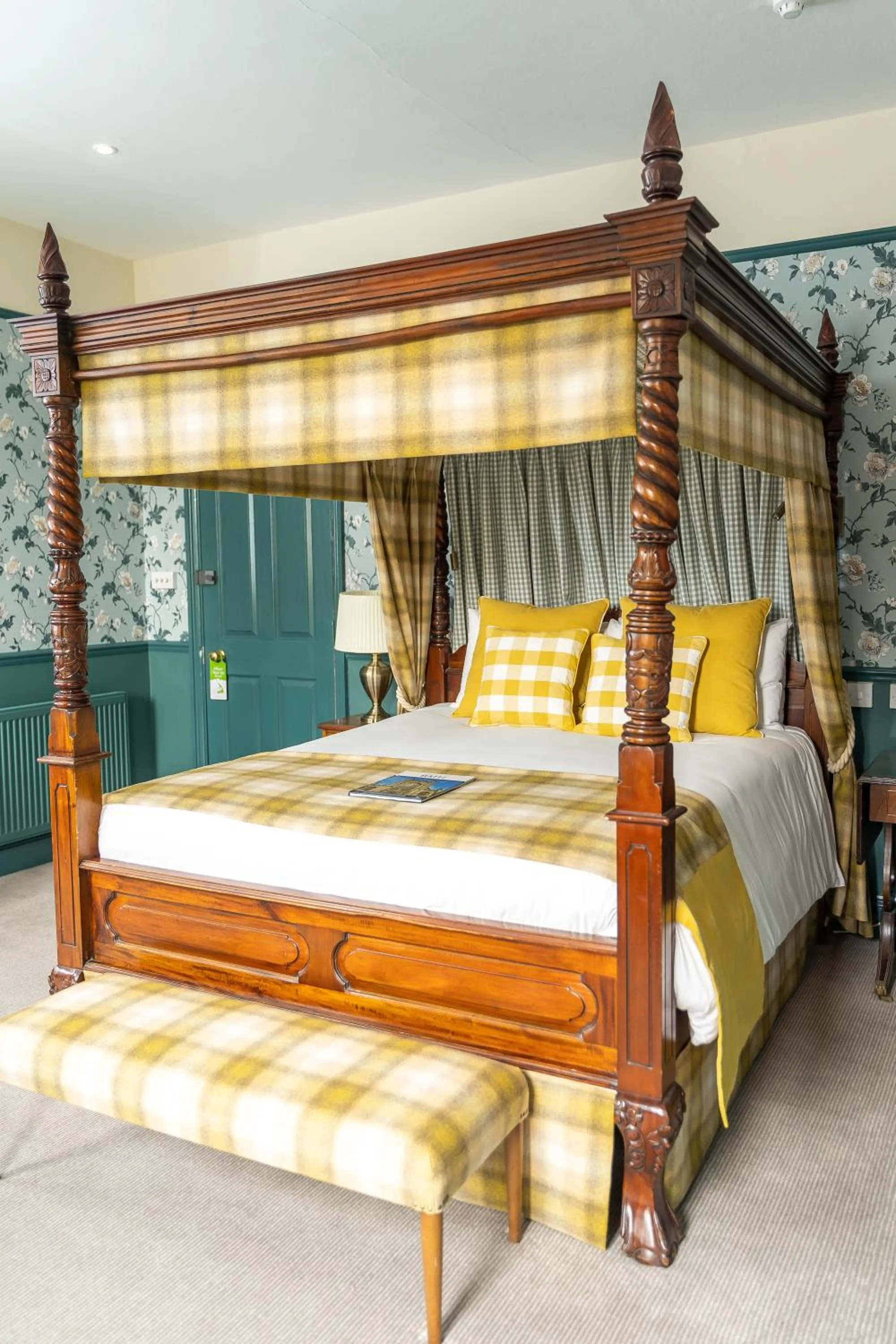 Photo of the whole room, Bed in Oldfields House