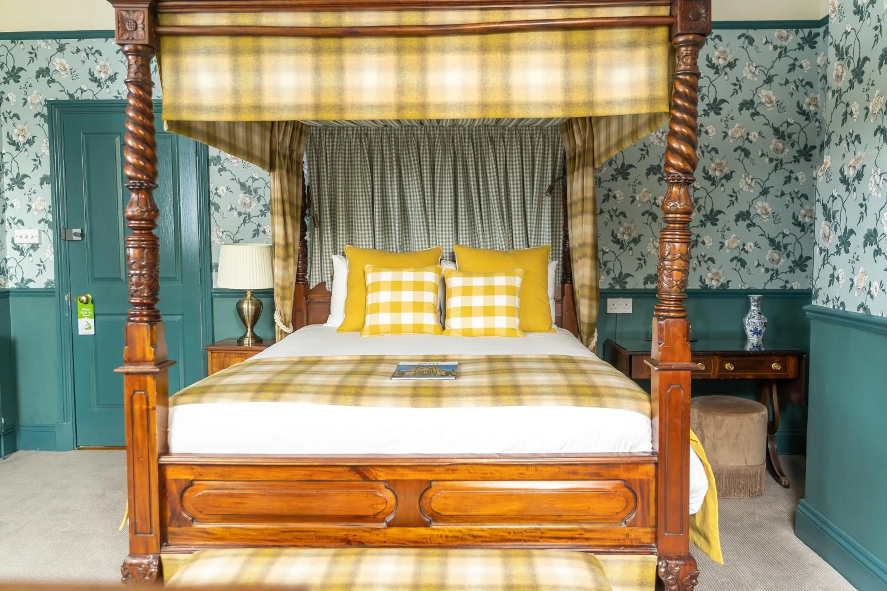 Photo of the whole room, Bed in Oldfields House