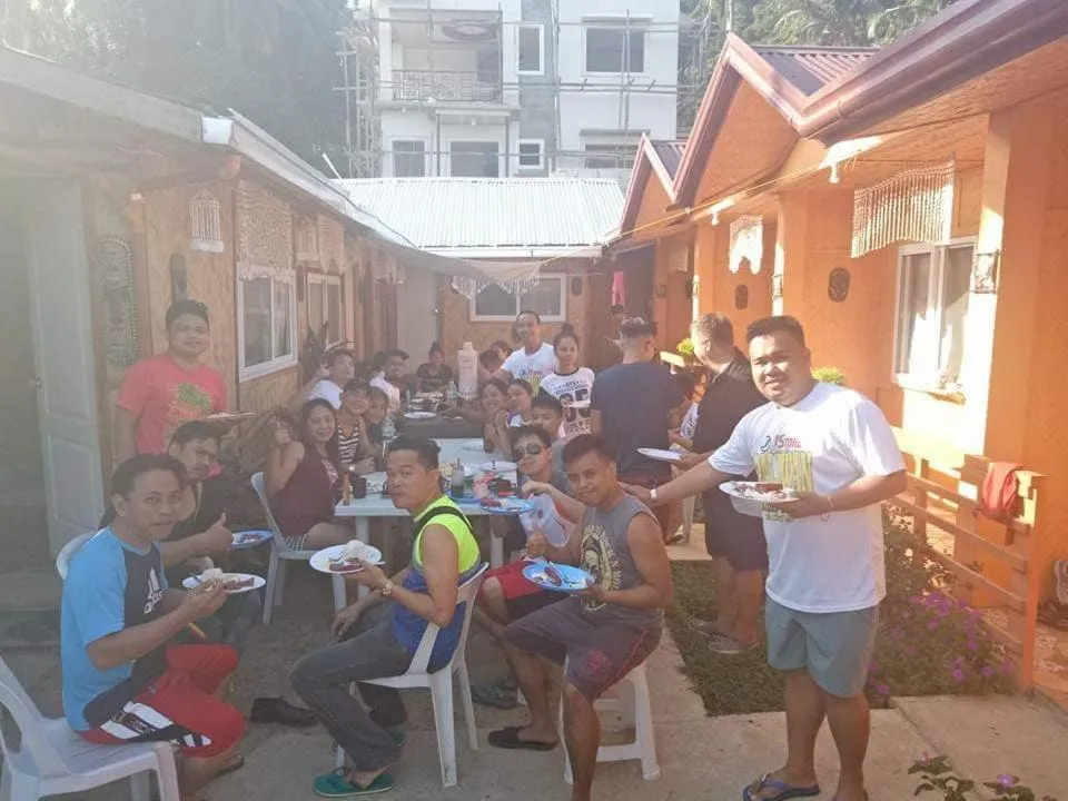 People in Sun Valley Hostel