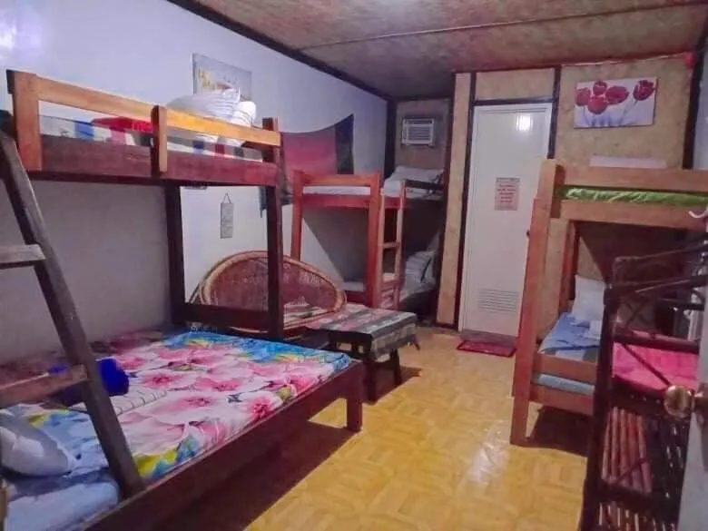 Photo of the whole room, Bed in Sun Valley Hostel