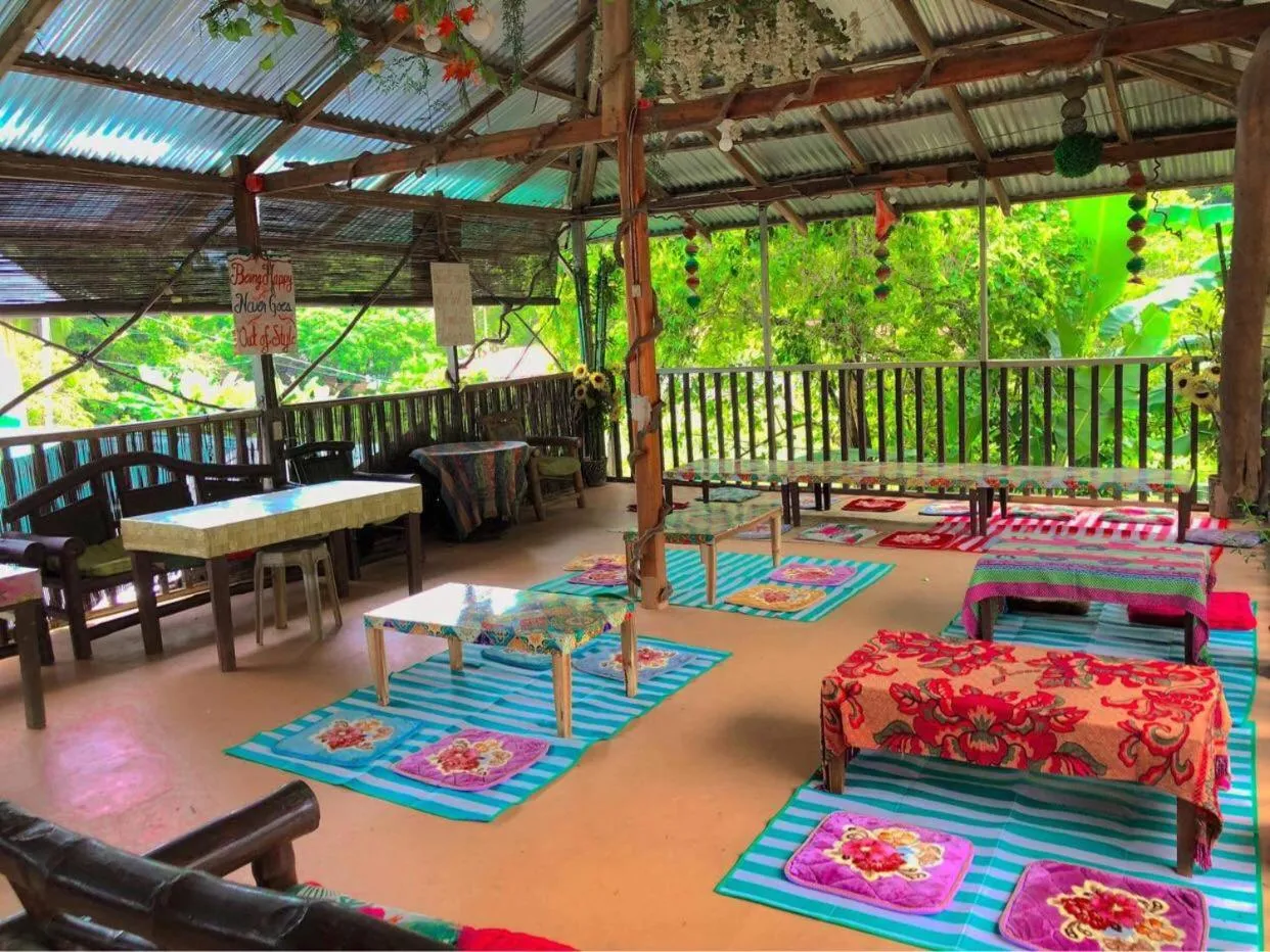 Seating area in Sun Valley Hostel