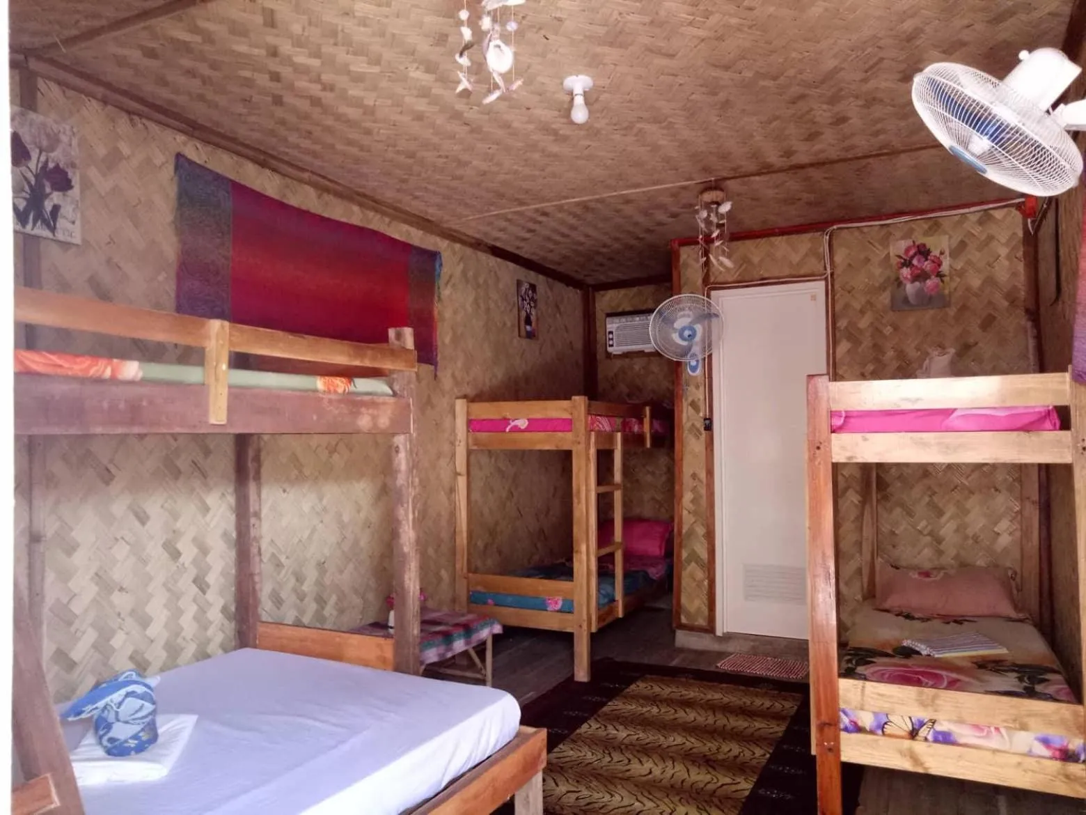 bunk bed, Bed in Sun Valley Hostel