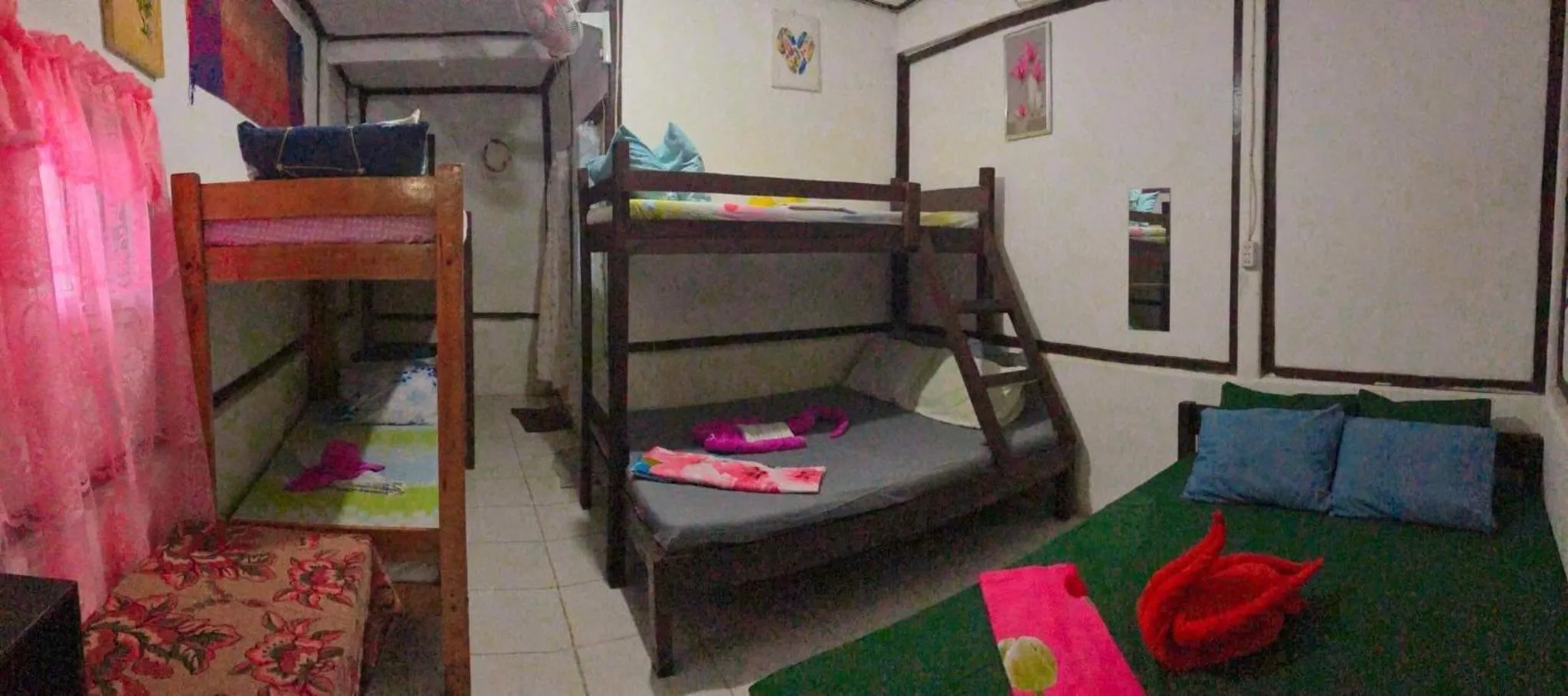 bunk bed, Bed in Sun Valley Hostel