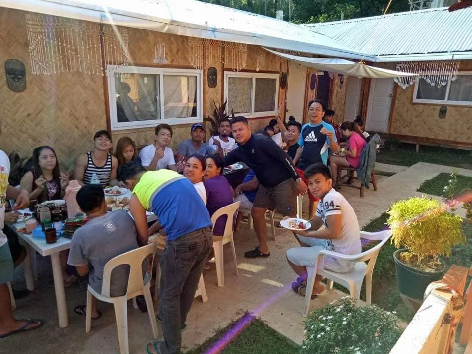 People in Sun Valley Hostel