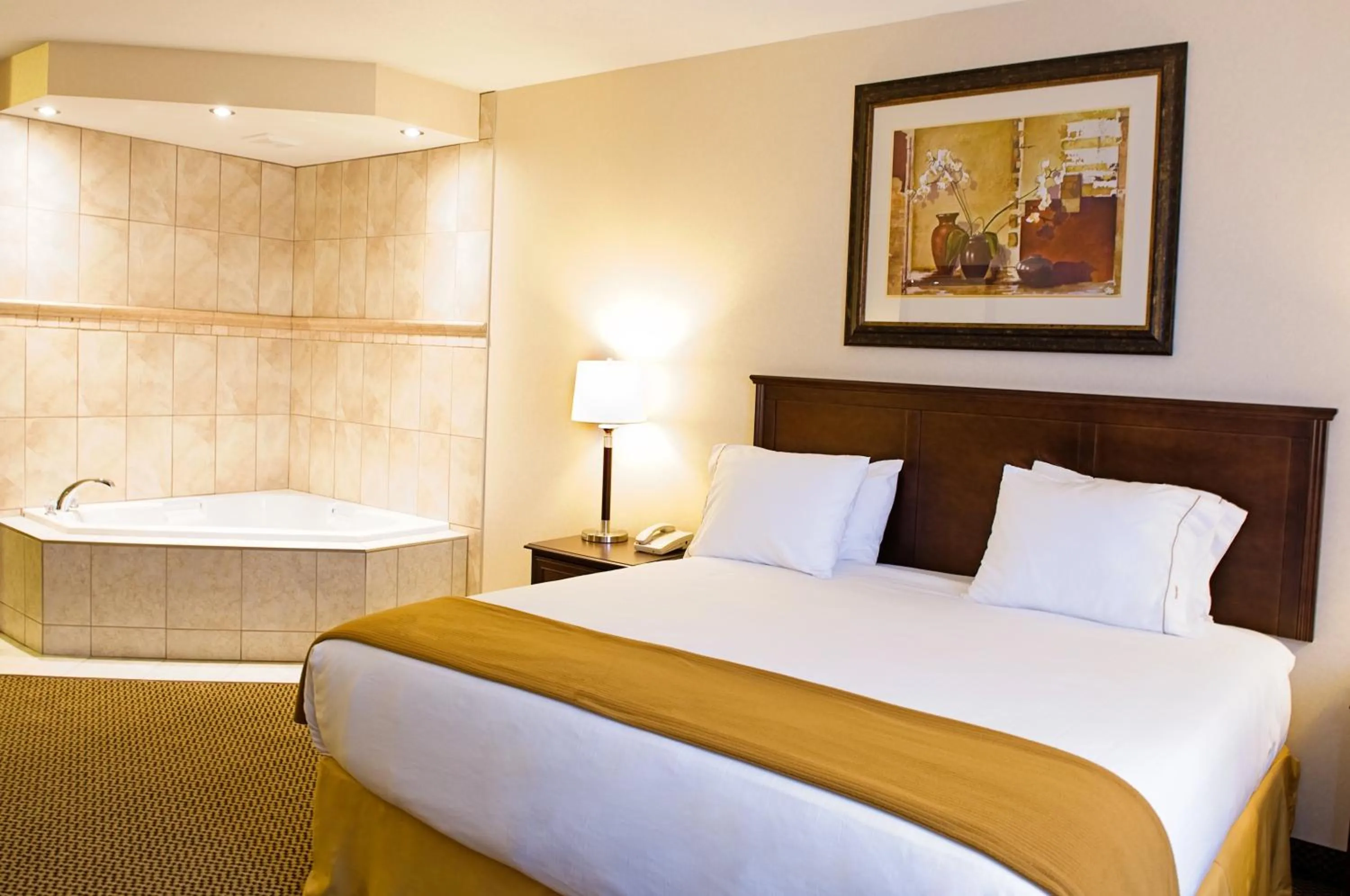 Photo of the whole room, Bed in Holiday Inn Express Hotel & Suites - Slave Lake by IHG