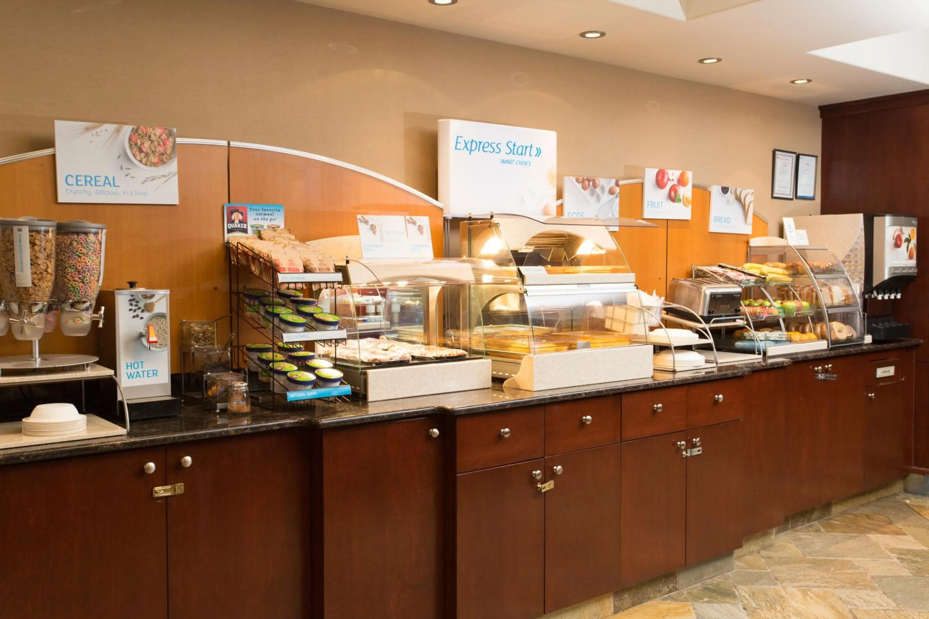 Lobby or reception in Holiday Inn Express Hotel & Suites - Slave Lake by IHG