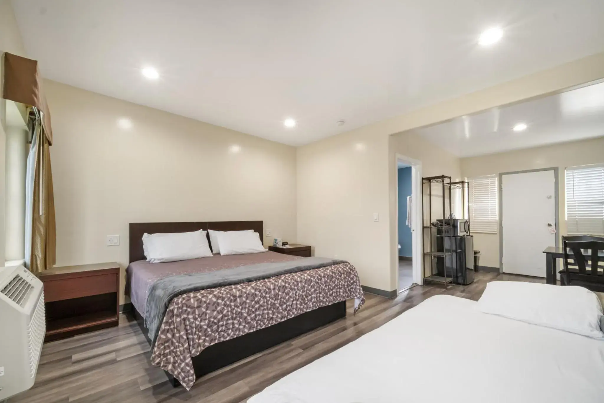 Deluxe King Studio in 24 Hours Motel Deluxe King Studio in 24 Hours Motel