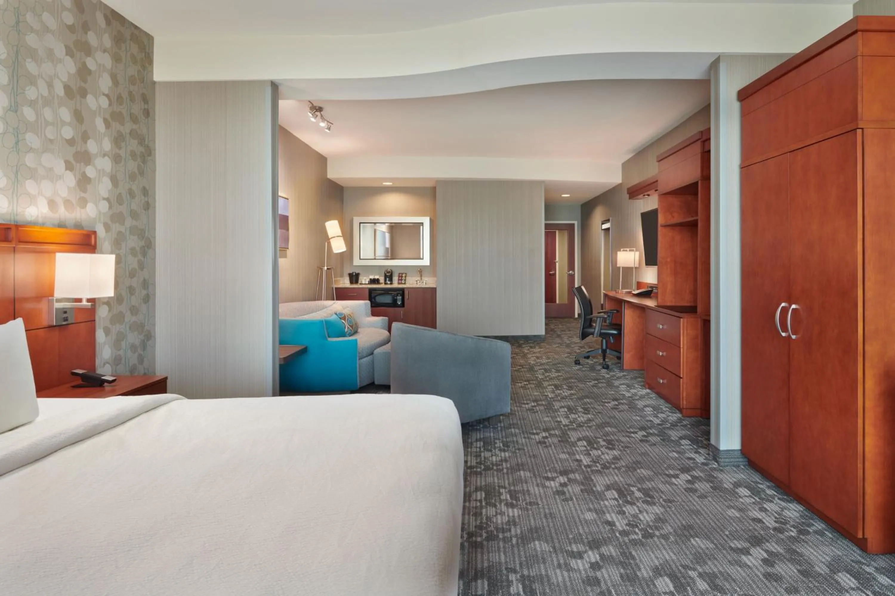 Photo of the whole room, Bed in Courtyard by Marriott Ottawa East