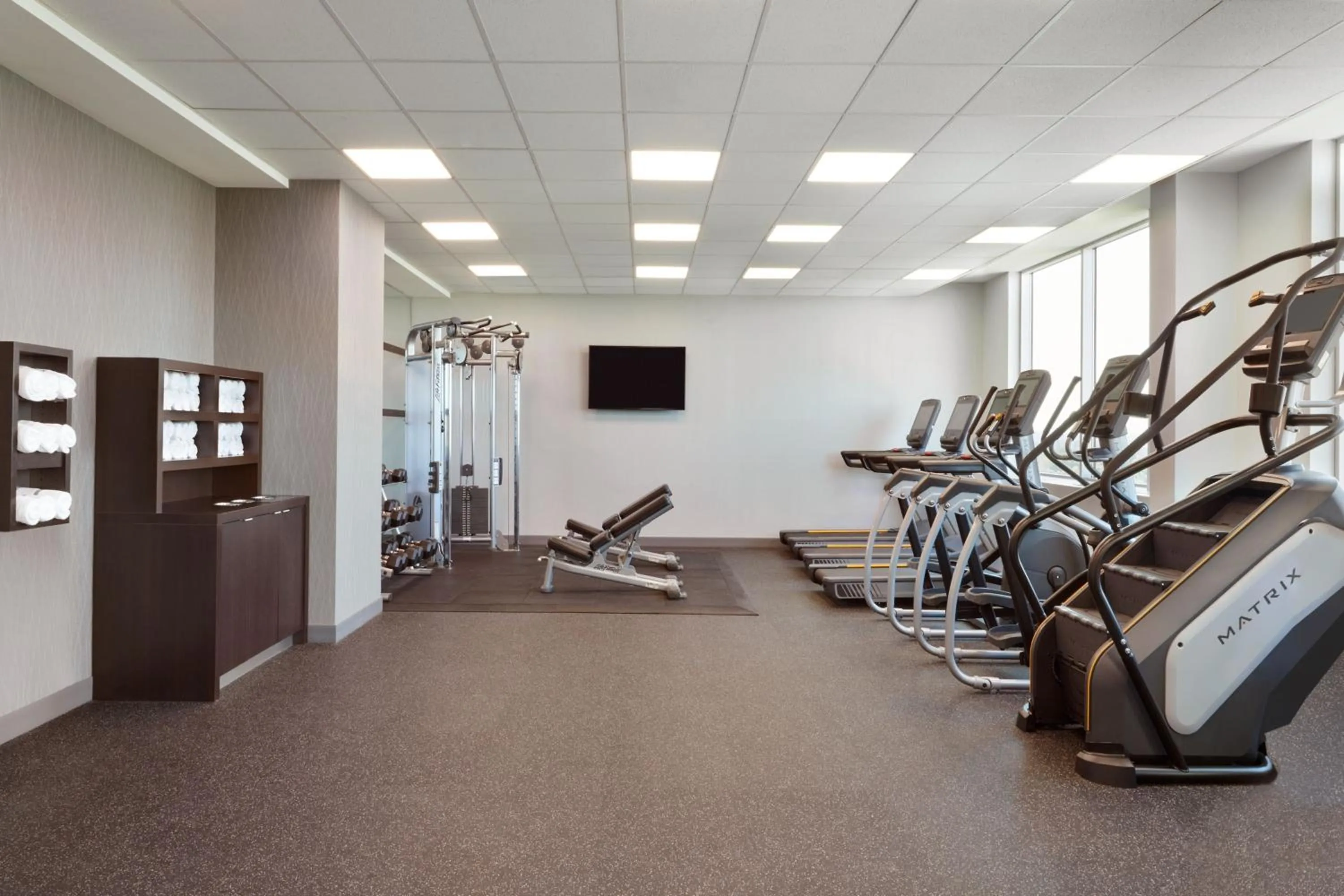Fitness centre/facilities in Courtyard by Marriott Ottawa East