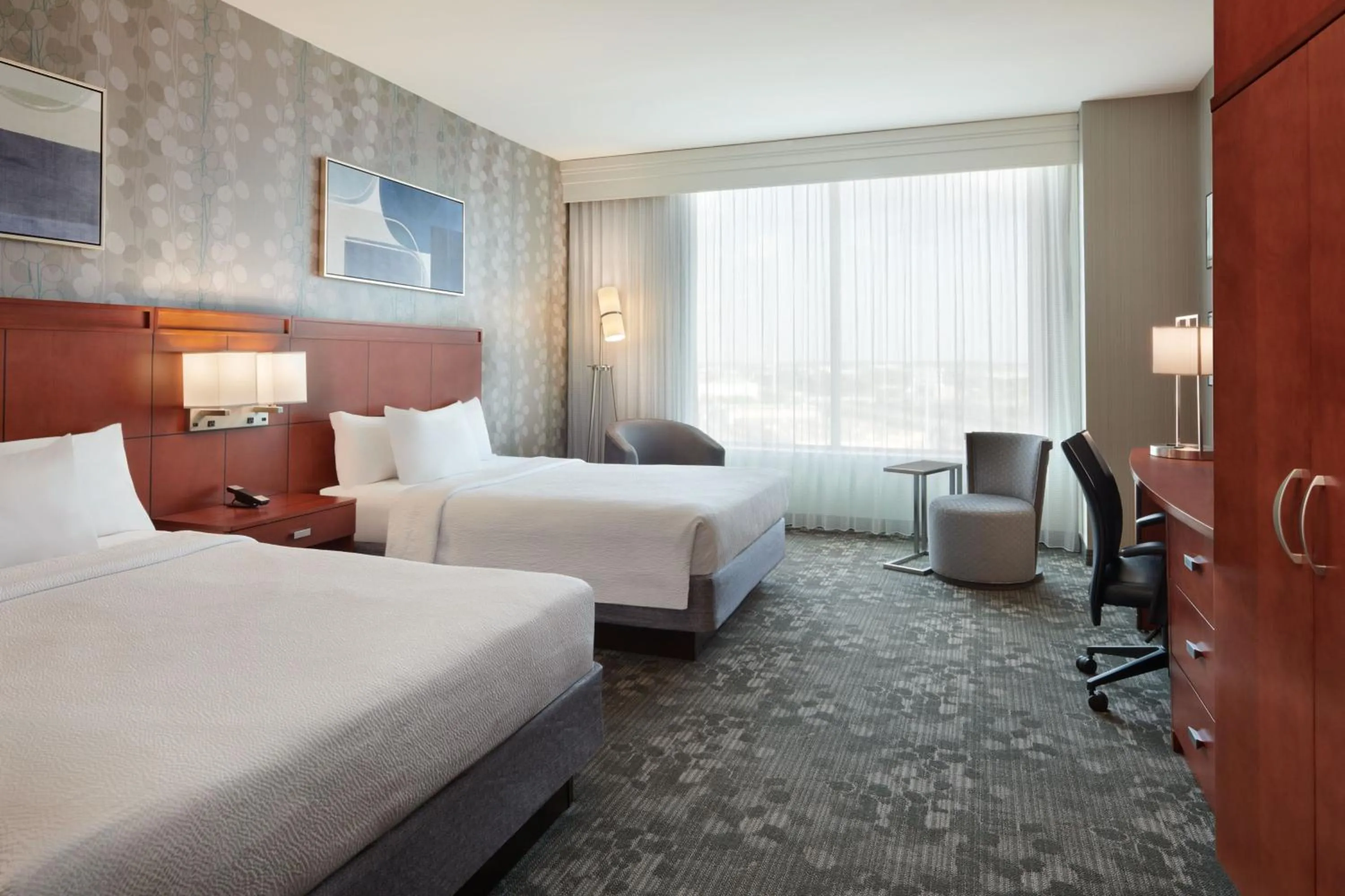 Photo of the whole room, Bed in Courtyard by Marriott Ottawa East
