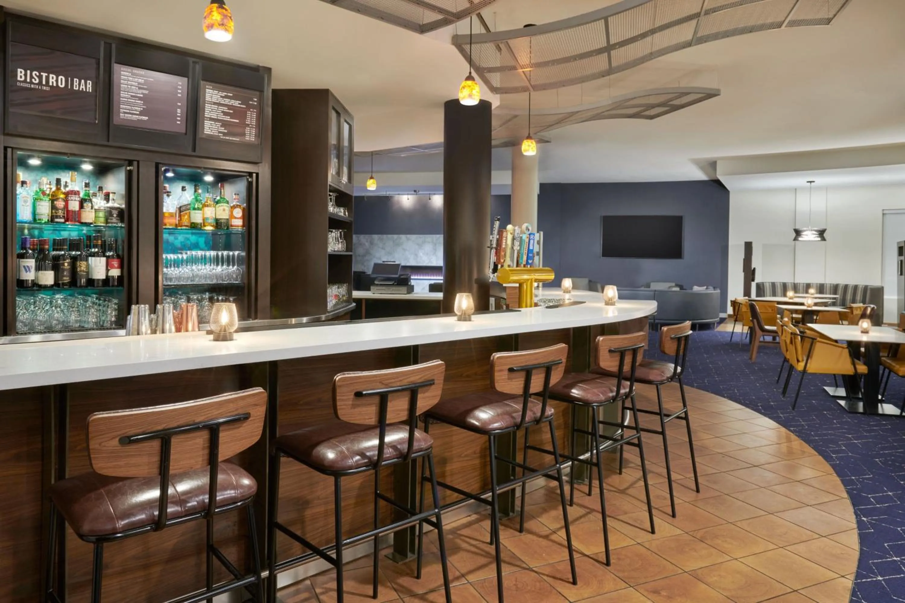 Restaurant/places to eat in Courtyard by Marriott Ottawa East