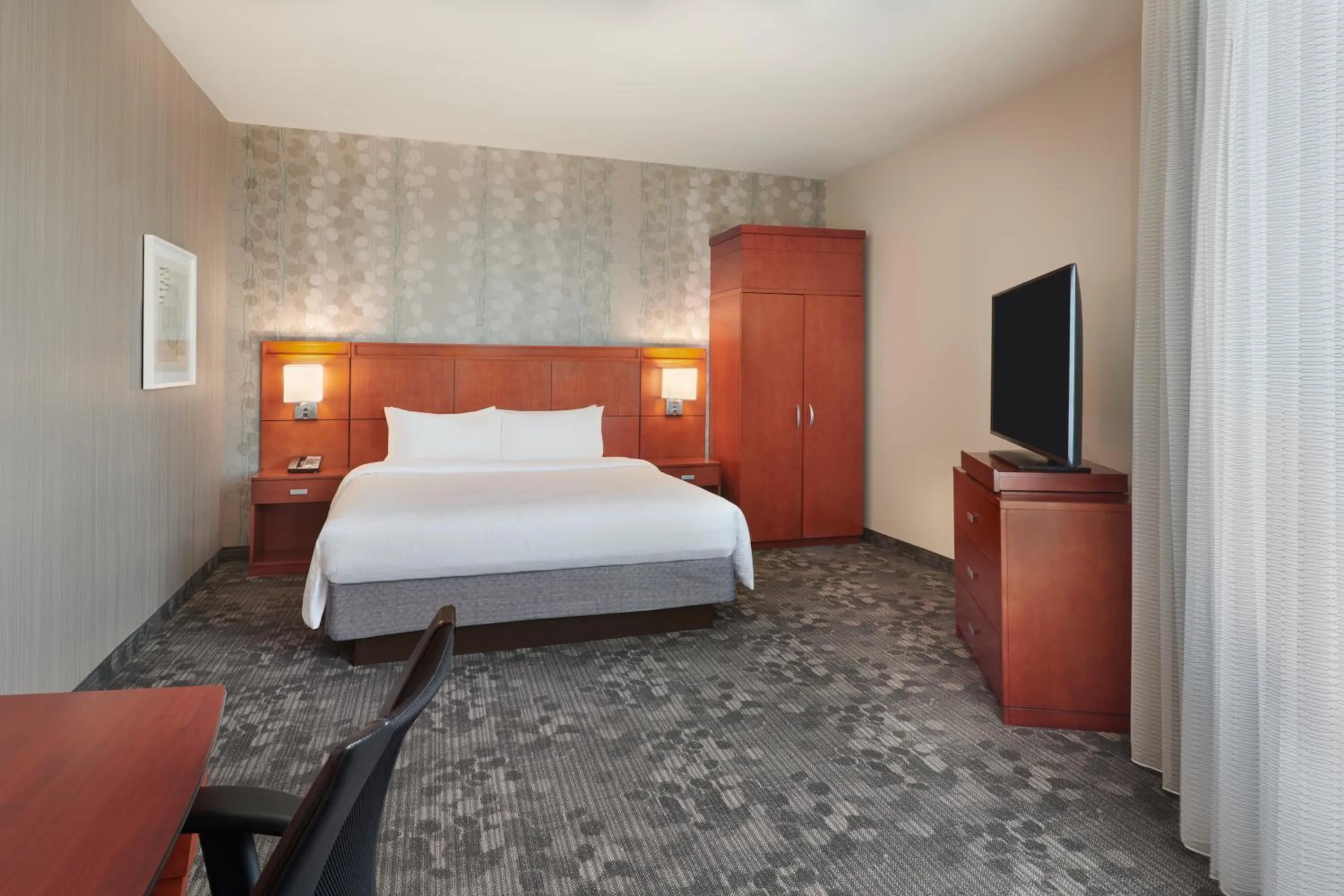 Bedroom, Bed in Courtyard by Marriott Ottawa East