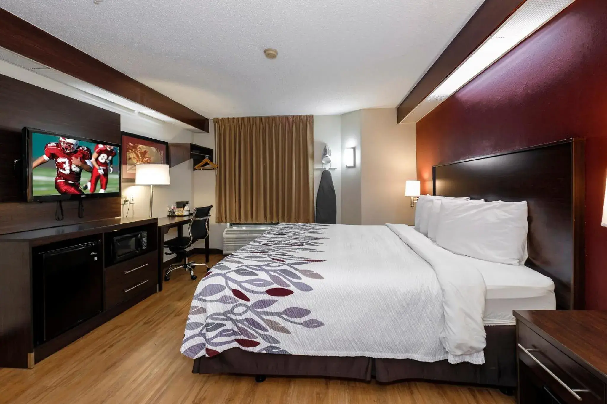 Deluxe Queen Room Non-Smoking in Red Roof Inn Pensacola Fairgrounds Deluxe Queen Room Non-Smoking in Red Roof Inn Pensacola Fairgrounds