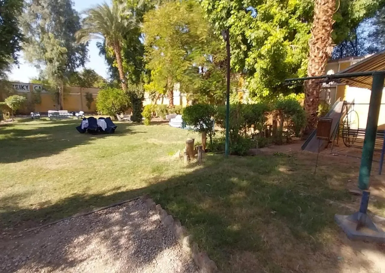 Rezeiky Hotel & Camp