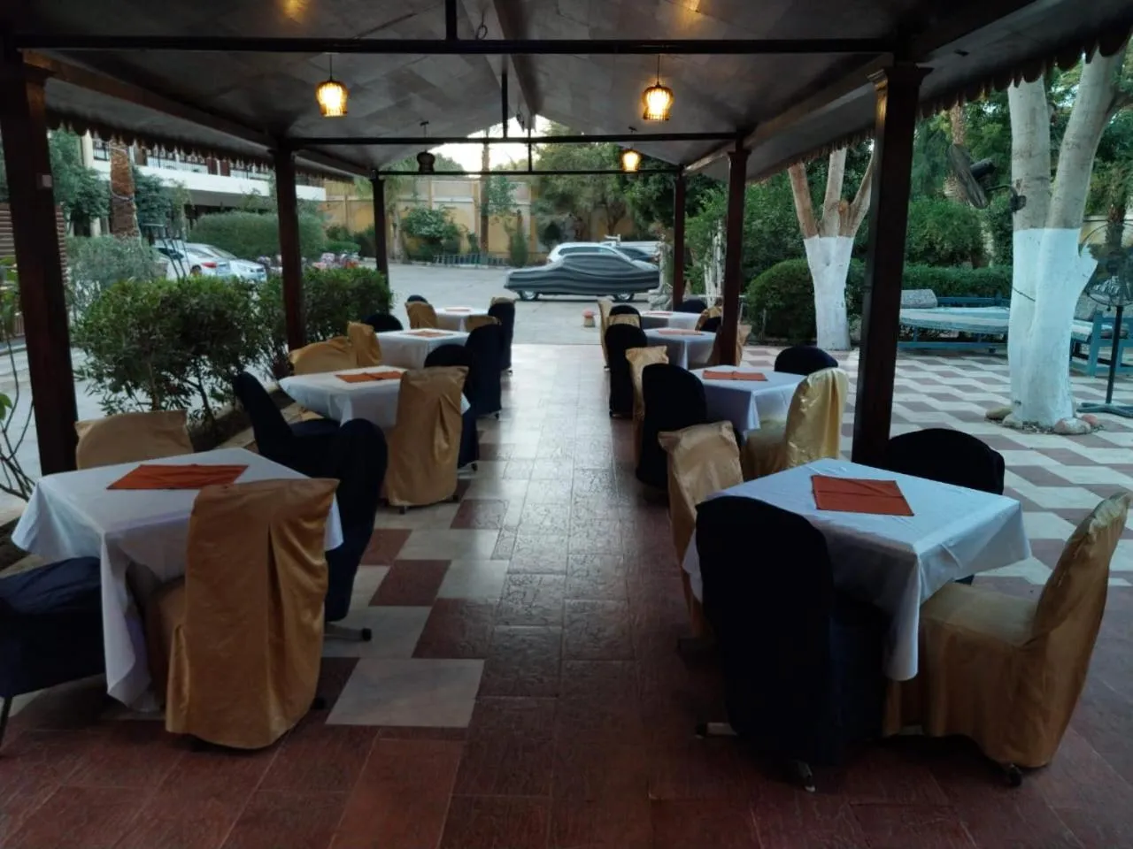 Rezeiky Hotel & Camp