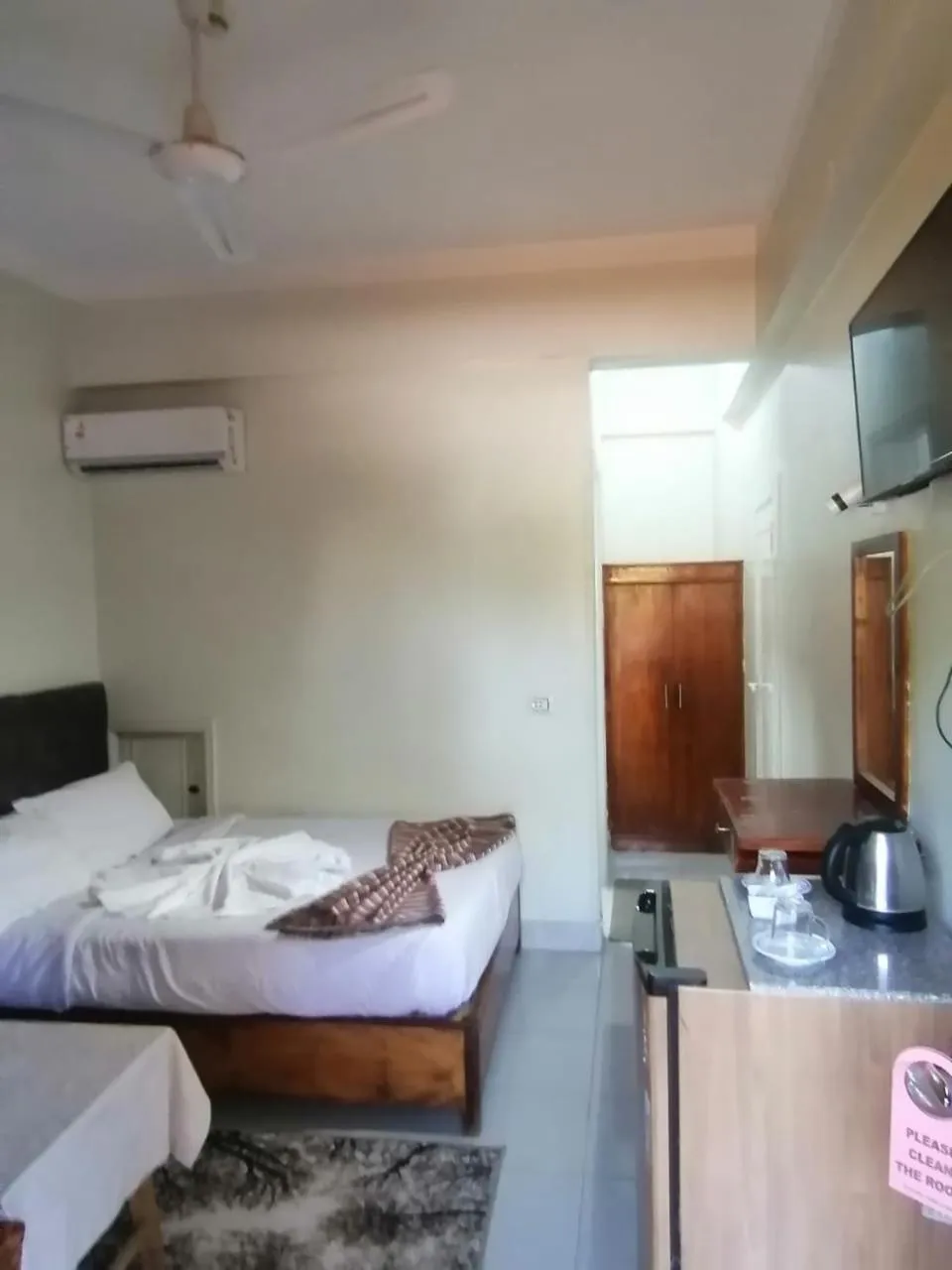 Bed in Rezeiky Hotel & Camp