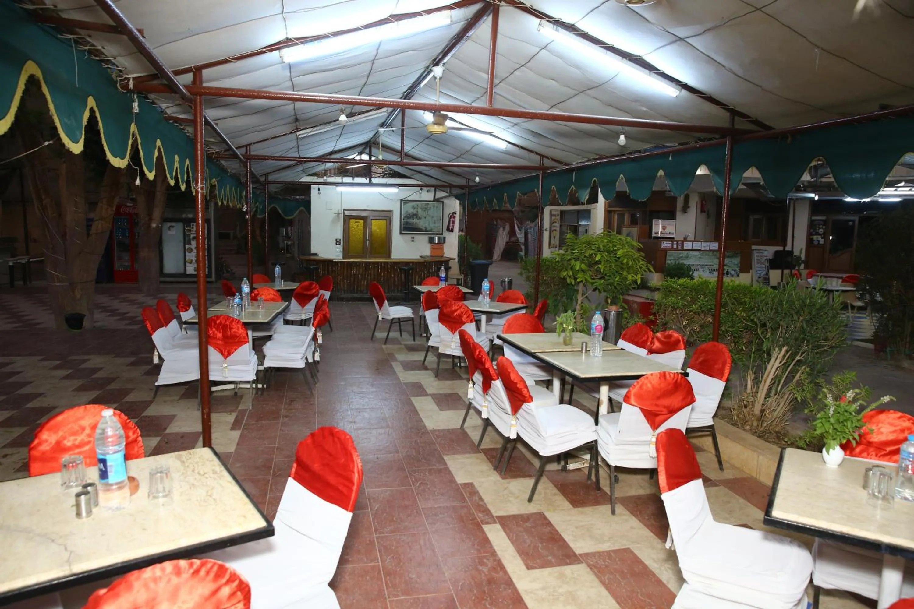 Rezeiky Hotel & Camp