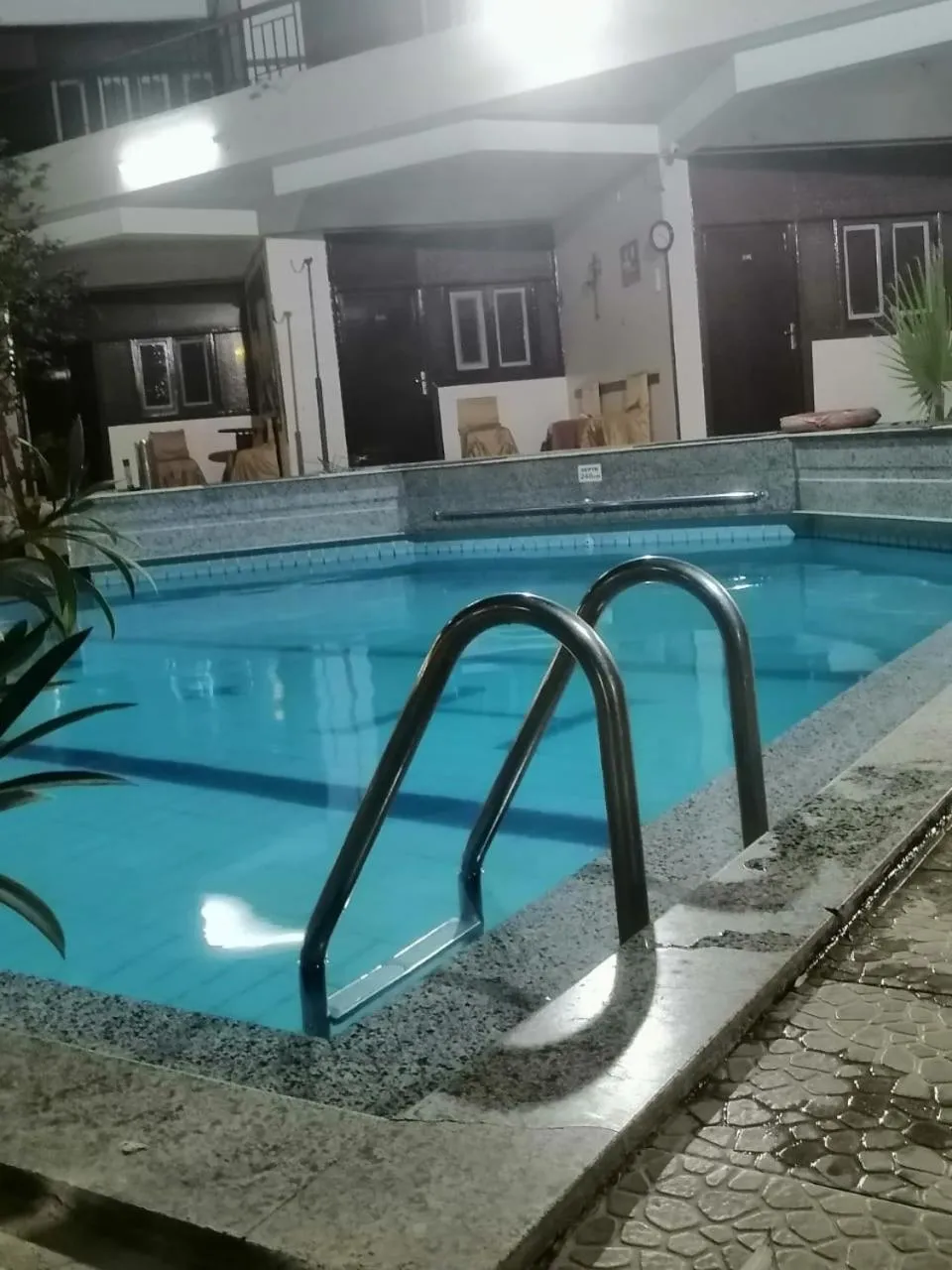 Rezeiky Hotel & Camp