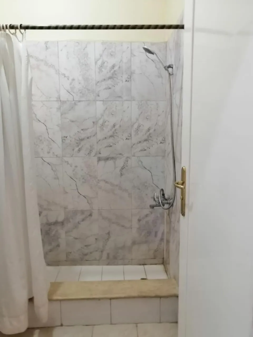 Rezeiky Hotel & Camp