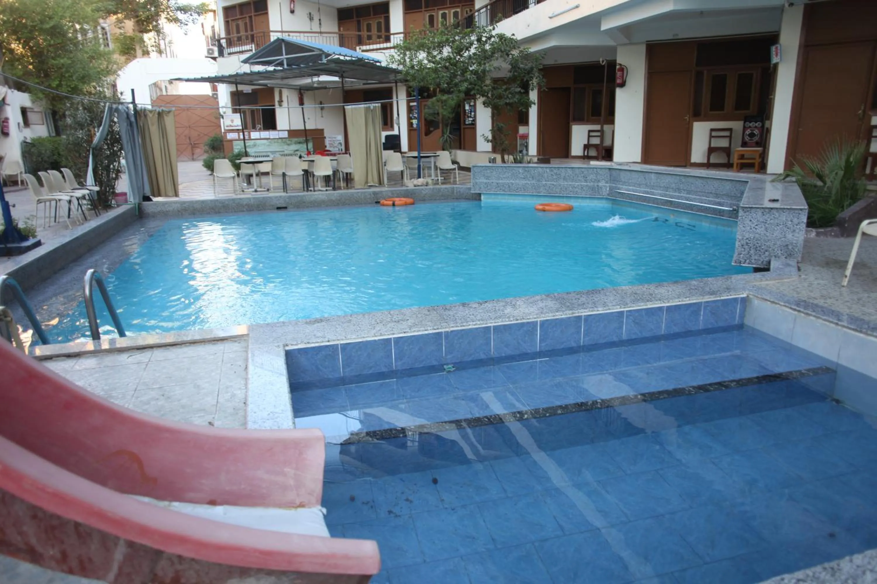 Rezeiky Hotel & Camp